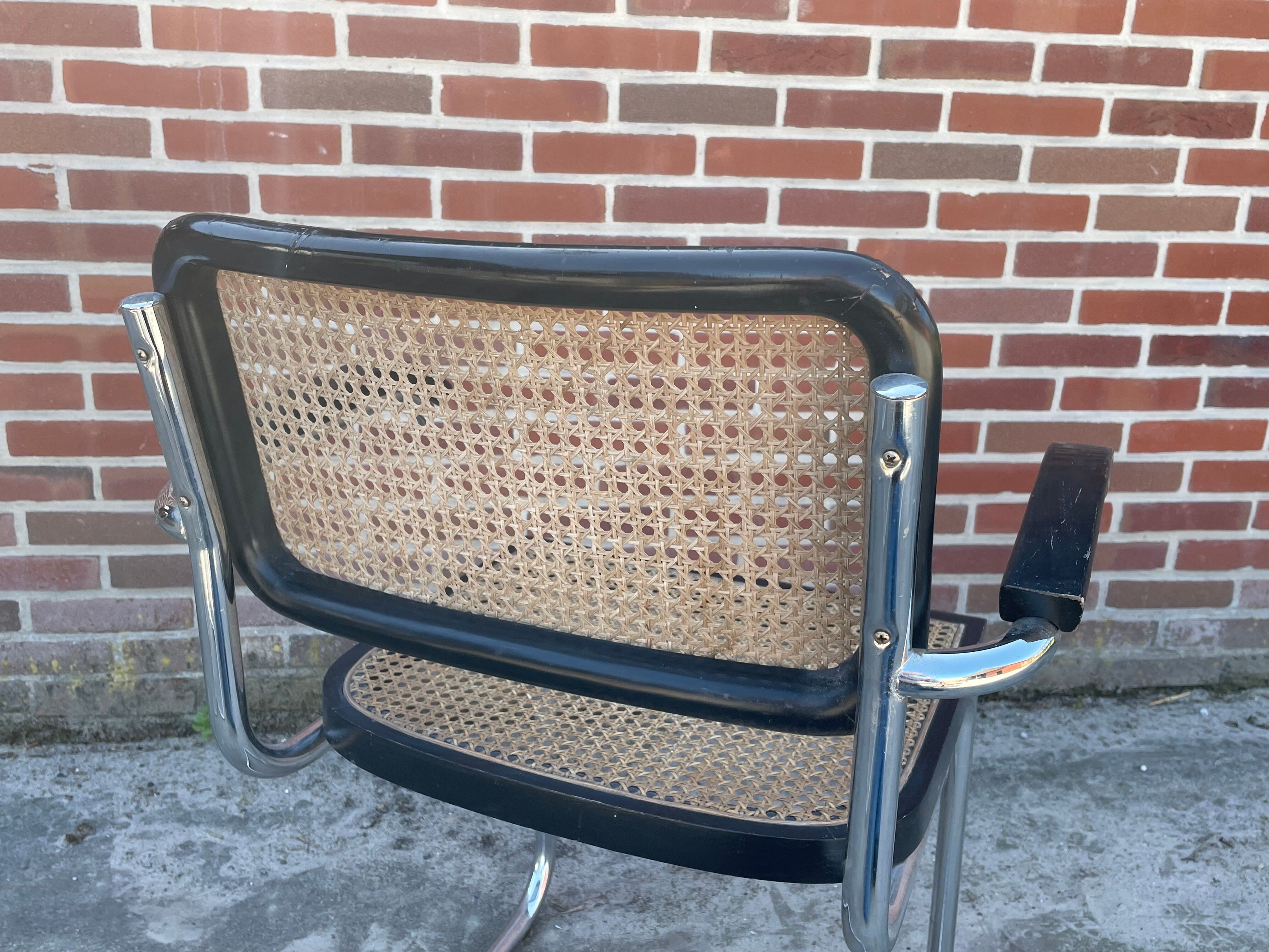 Set of 4 chairs model B64 Cesca with armrests in Black and Chrome