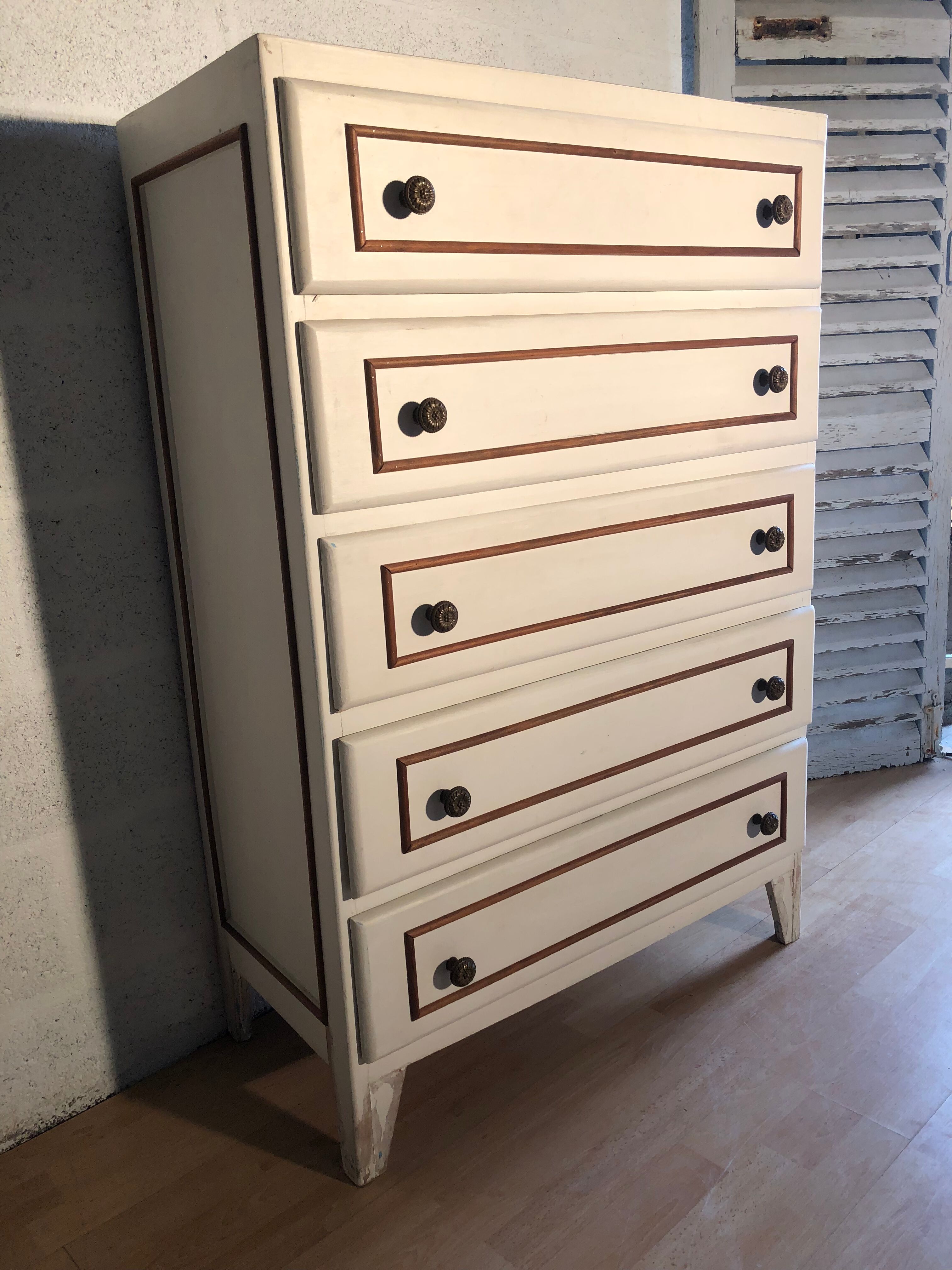 Dresser vintage feet compass