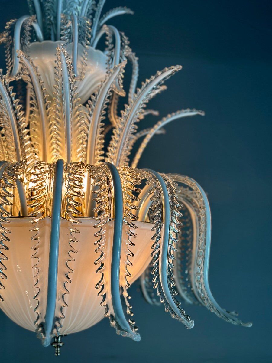 Venetian chandelier in white and gold Murano glass, circa 1980