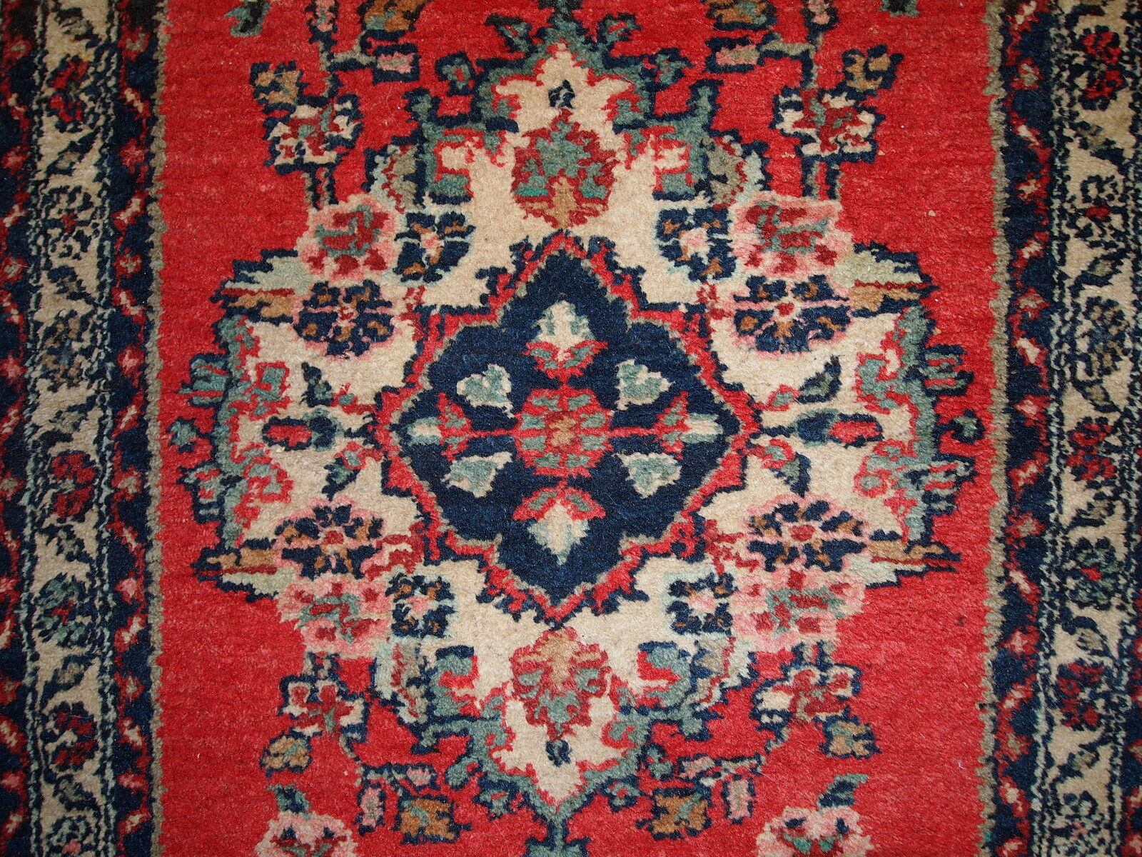 Vintage Persian Lilihan done hand 59cm x 93cm carpet 1970 s, 1C617