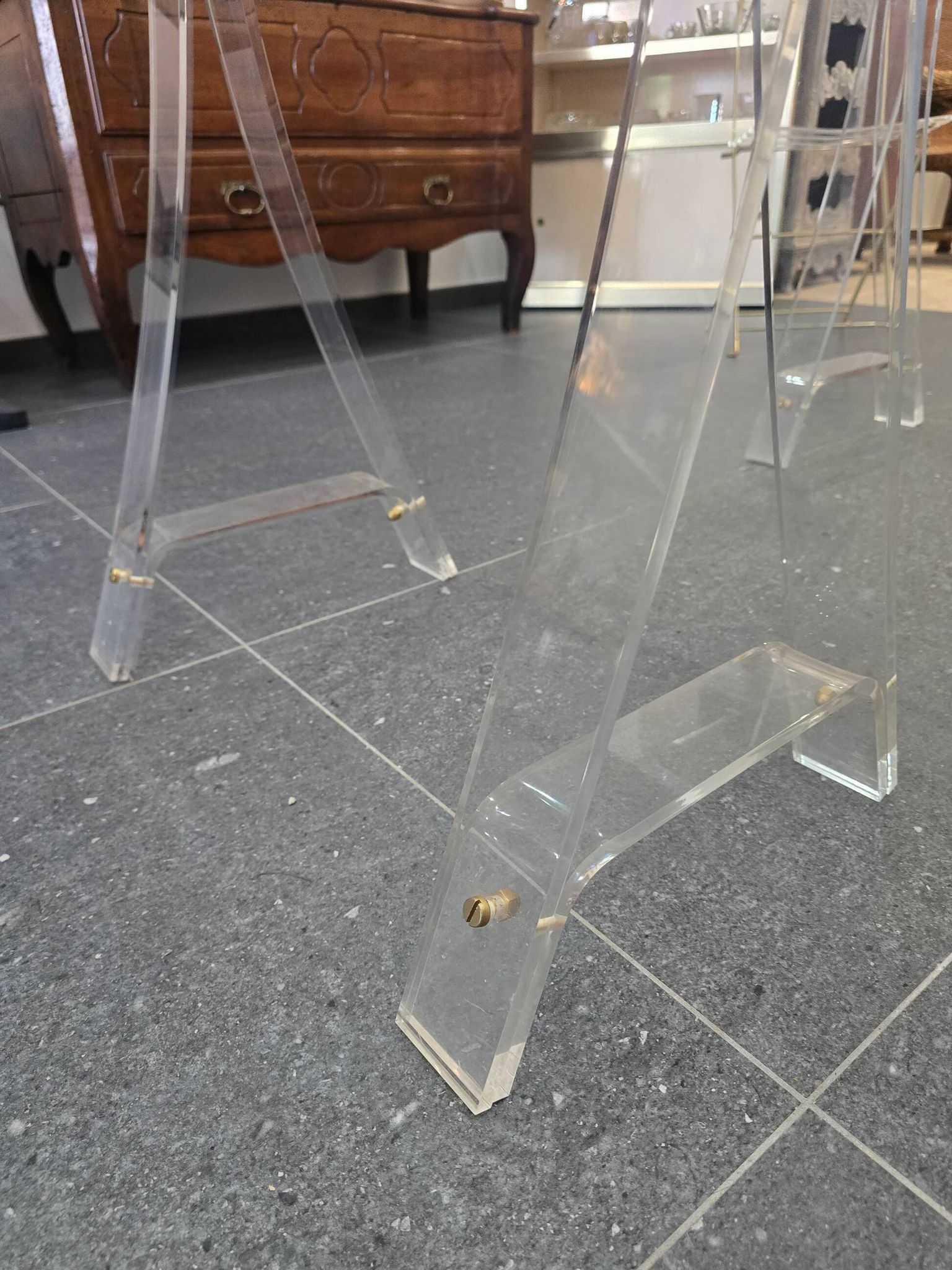 Marais International – Table and 2 chairs "The Invisibles by Marais"