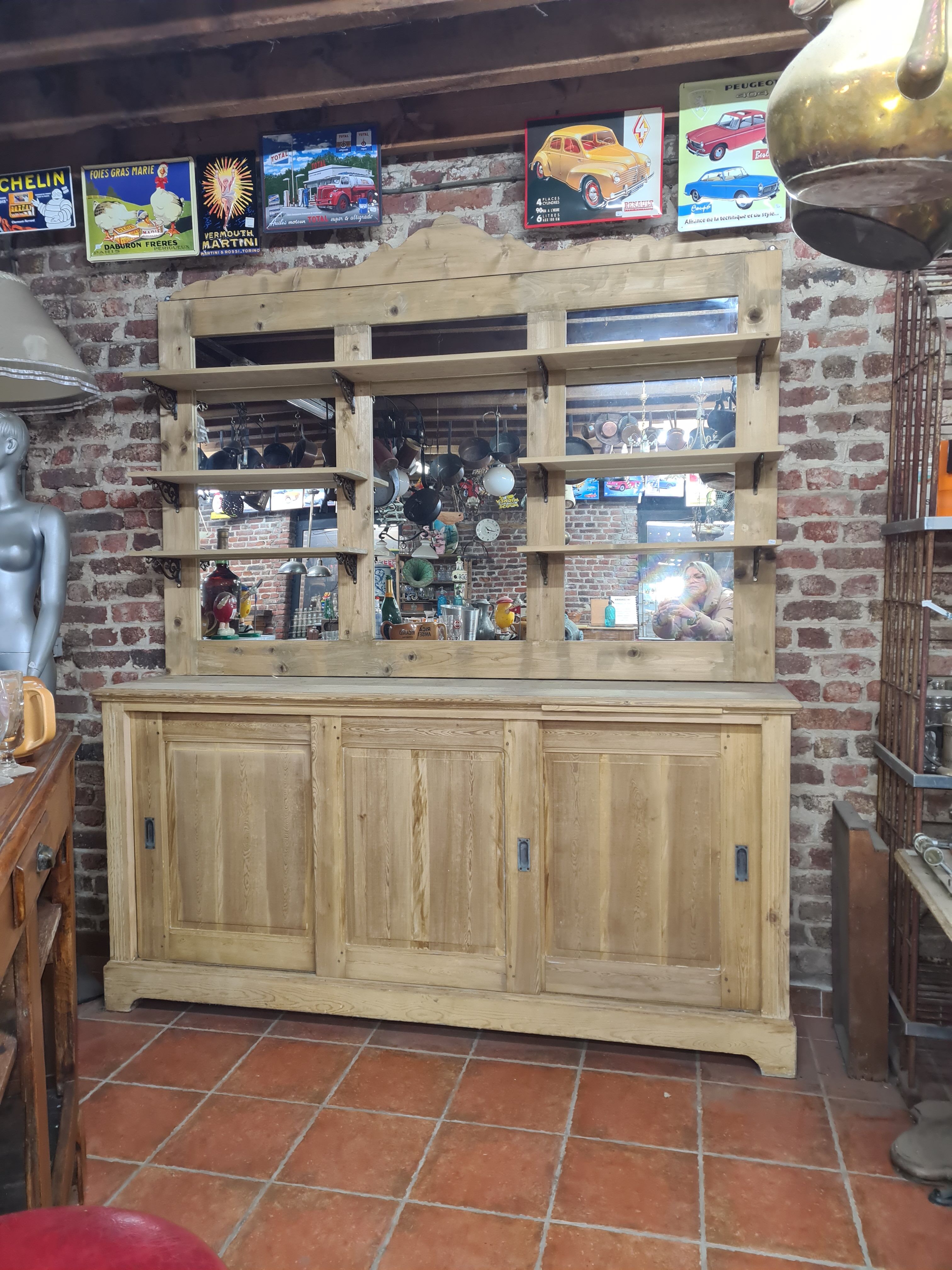 Fir bar glass, back bar