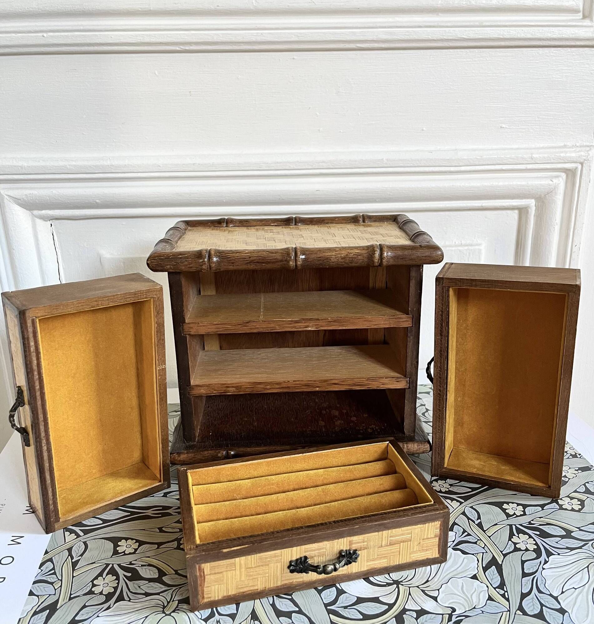 Vintage bamboo 3-drawer chest of drawers jewelry box
