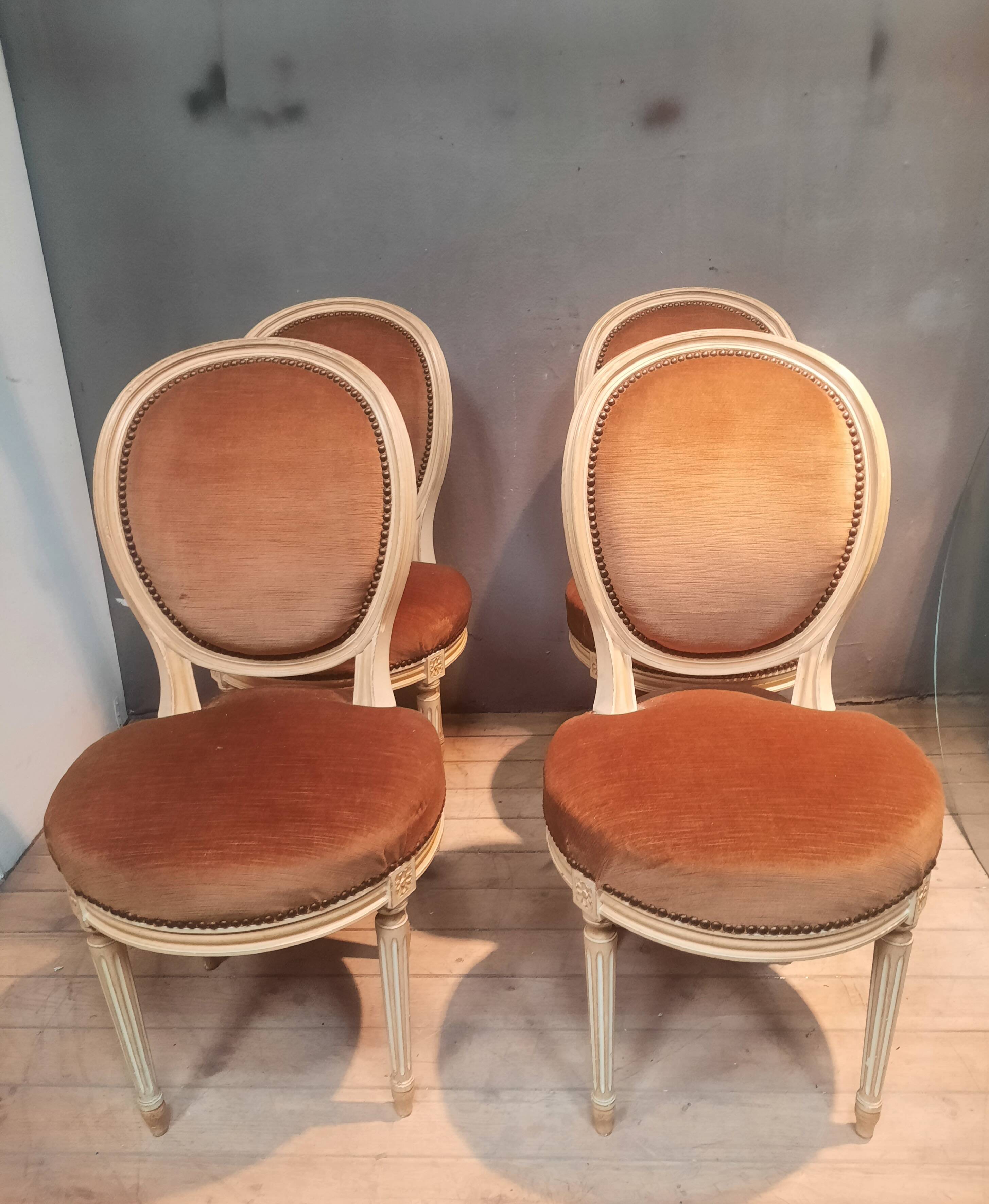 Set of 4 Louis XVI style medallion chairs