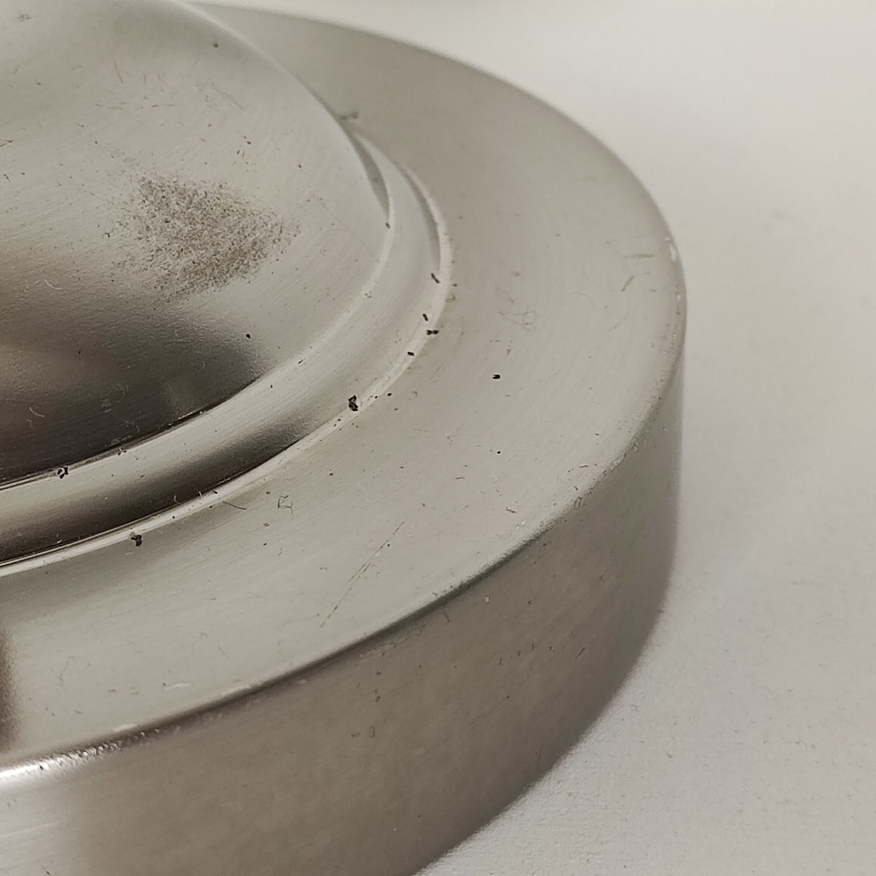 Articulated desk lamp