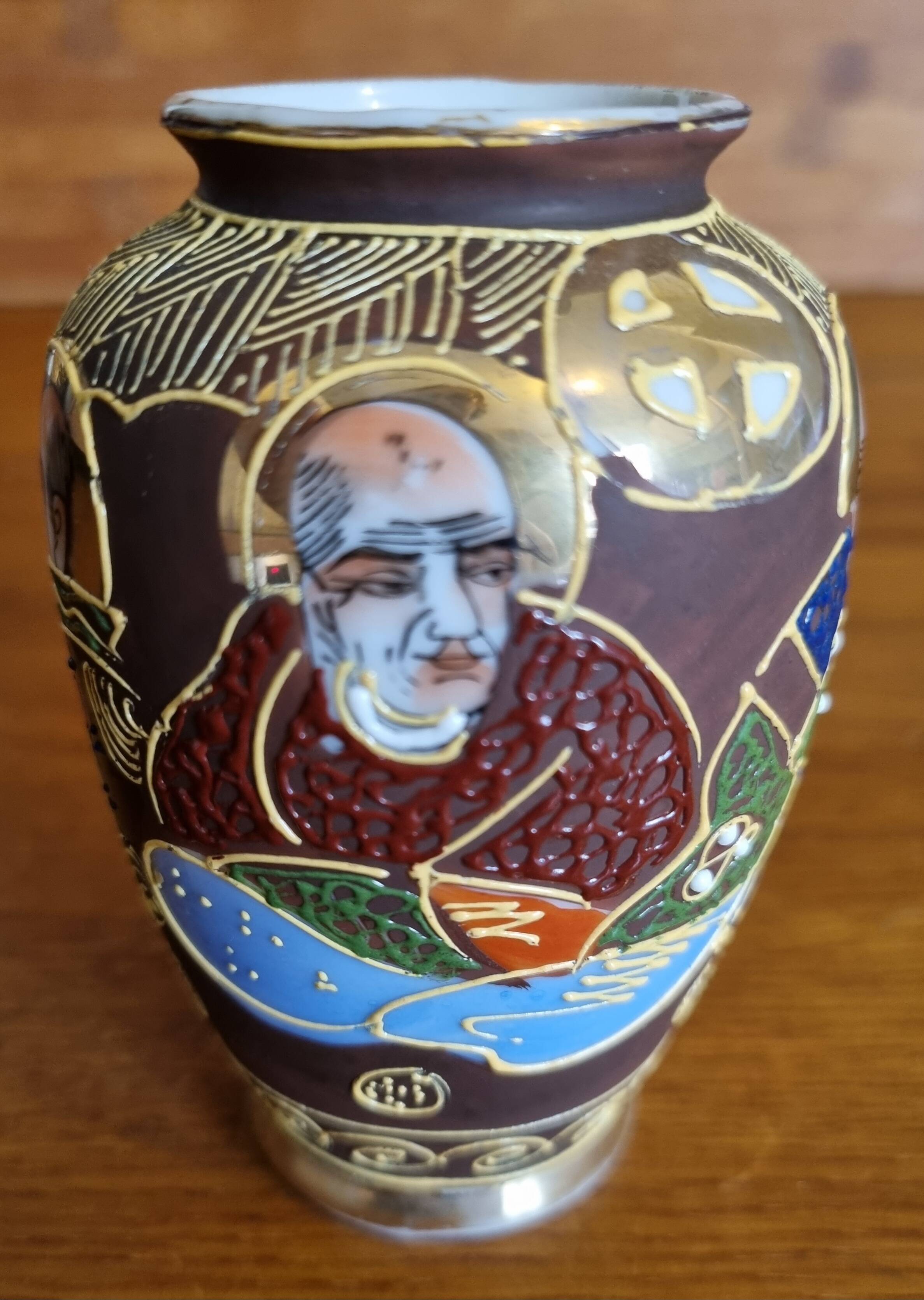 Set of 2 Japanese Satsuma ceramic vases