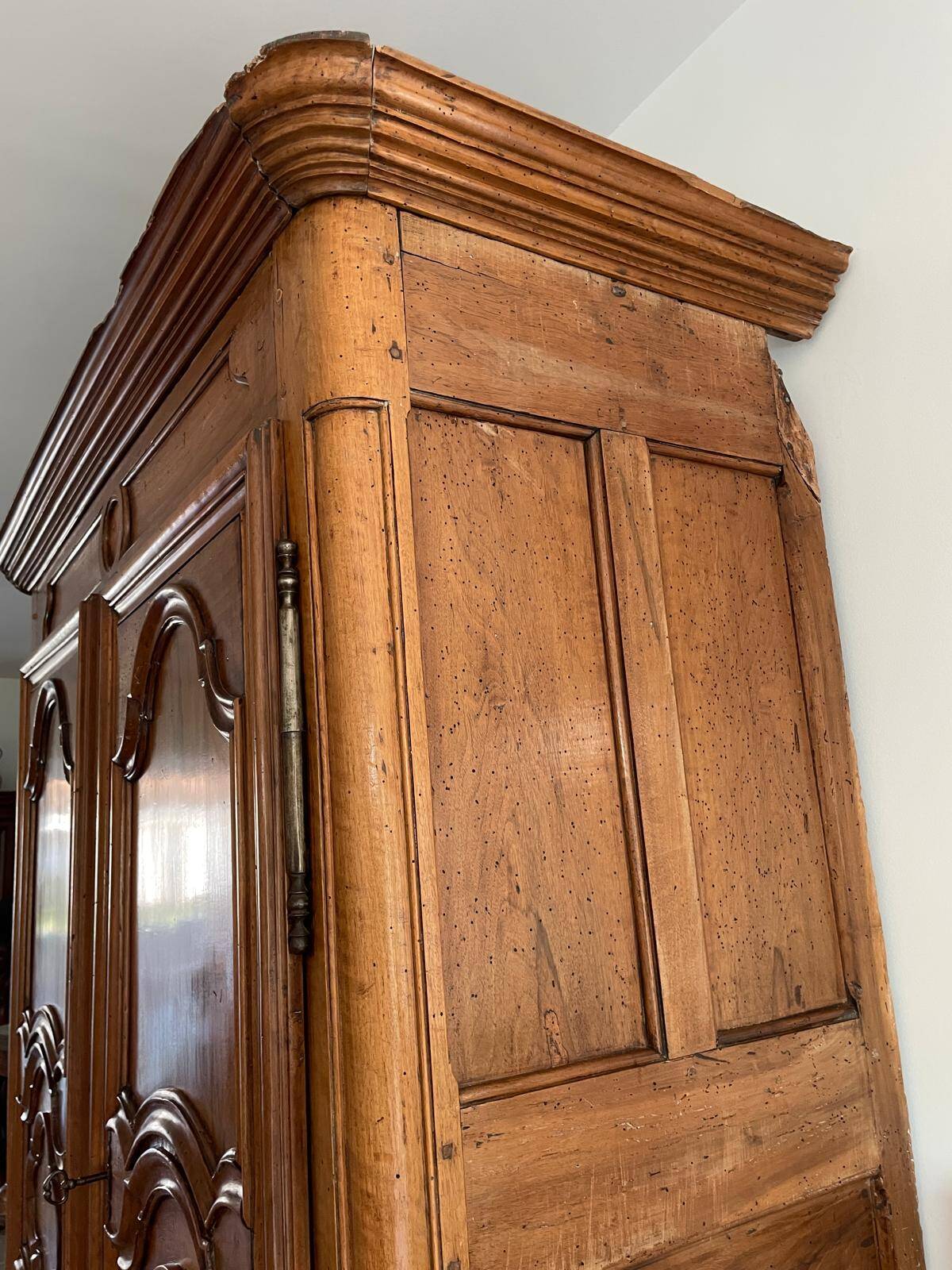 Authentic Provençal walnut wardrobe - Late 19th century, to be restored.