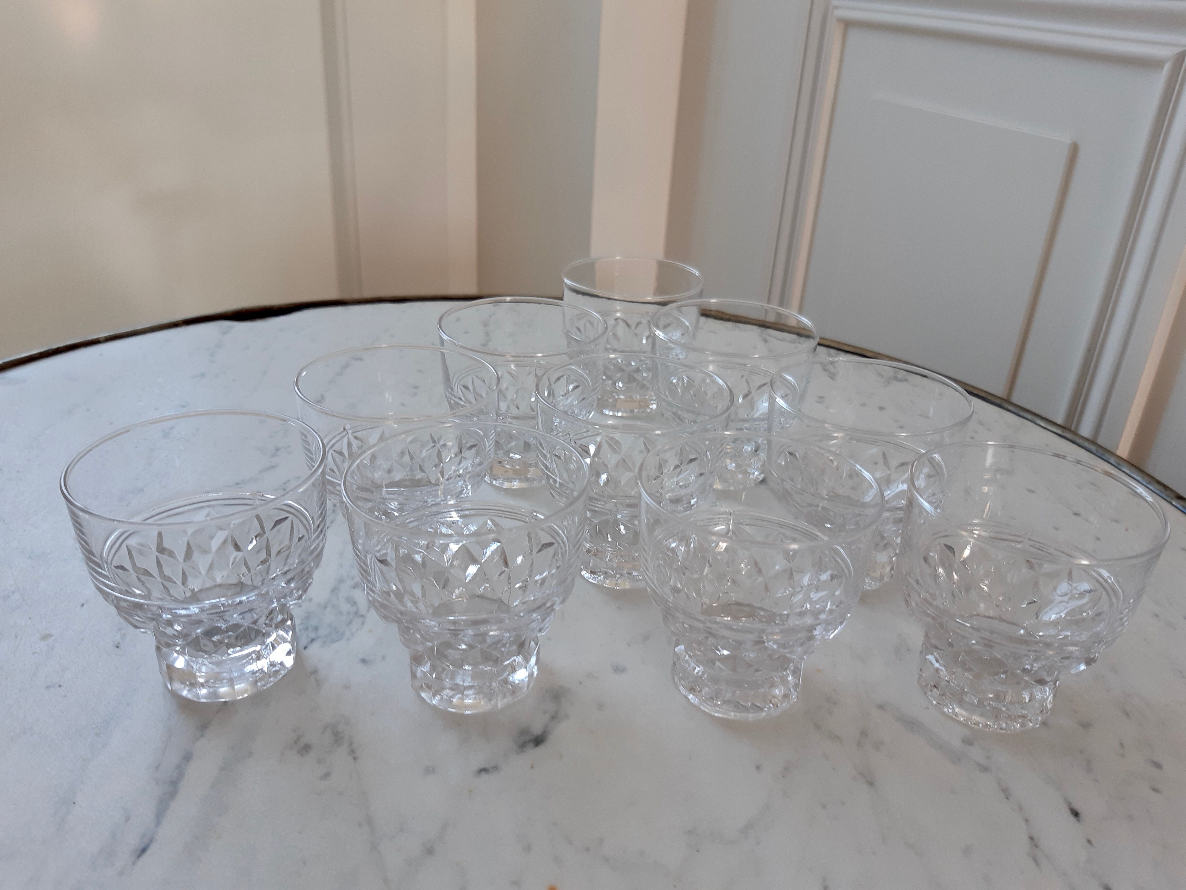 Lot of 10 crystal glasses aperitif