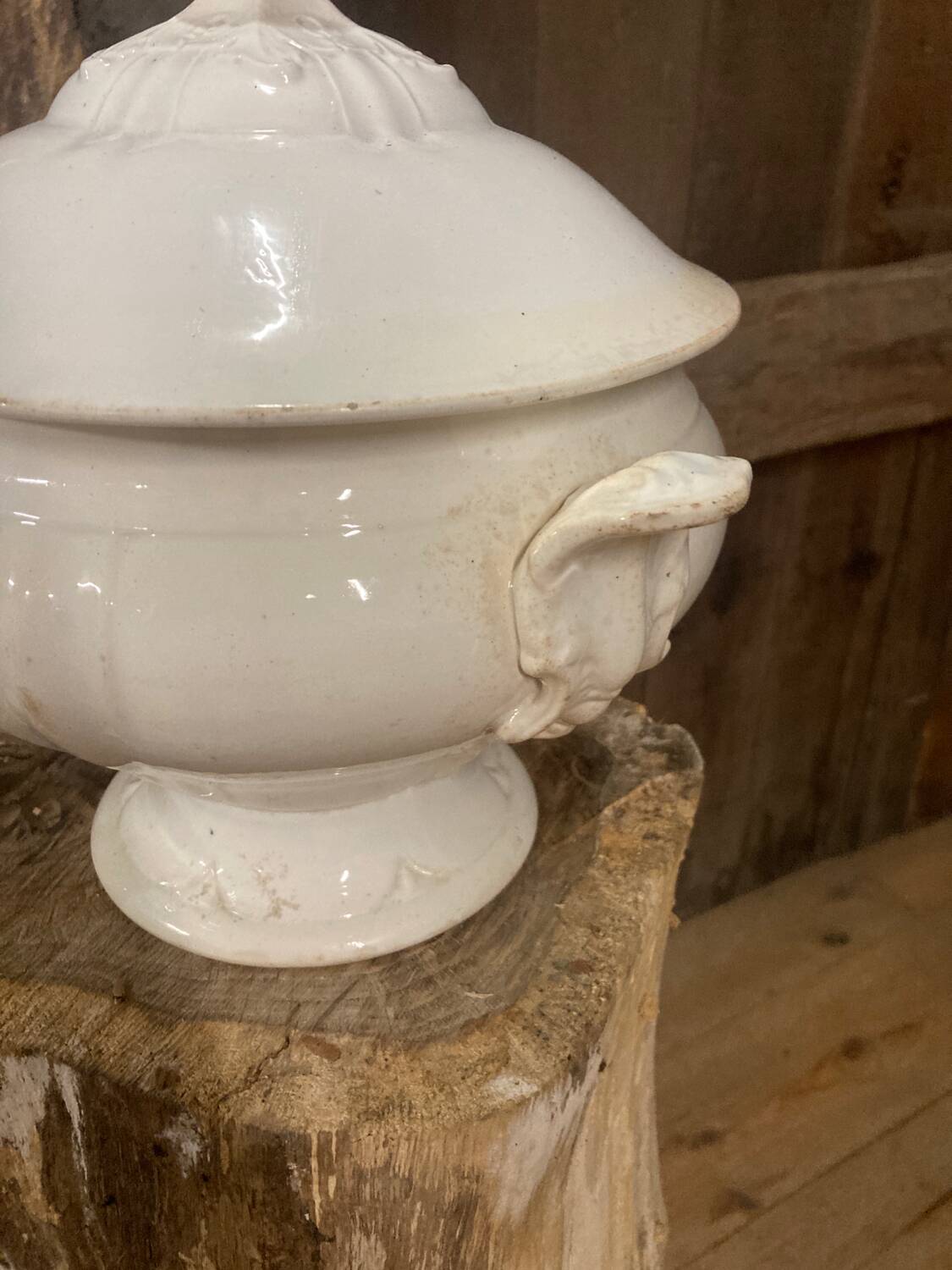 19th century Paris white porcelain tureen