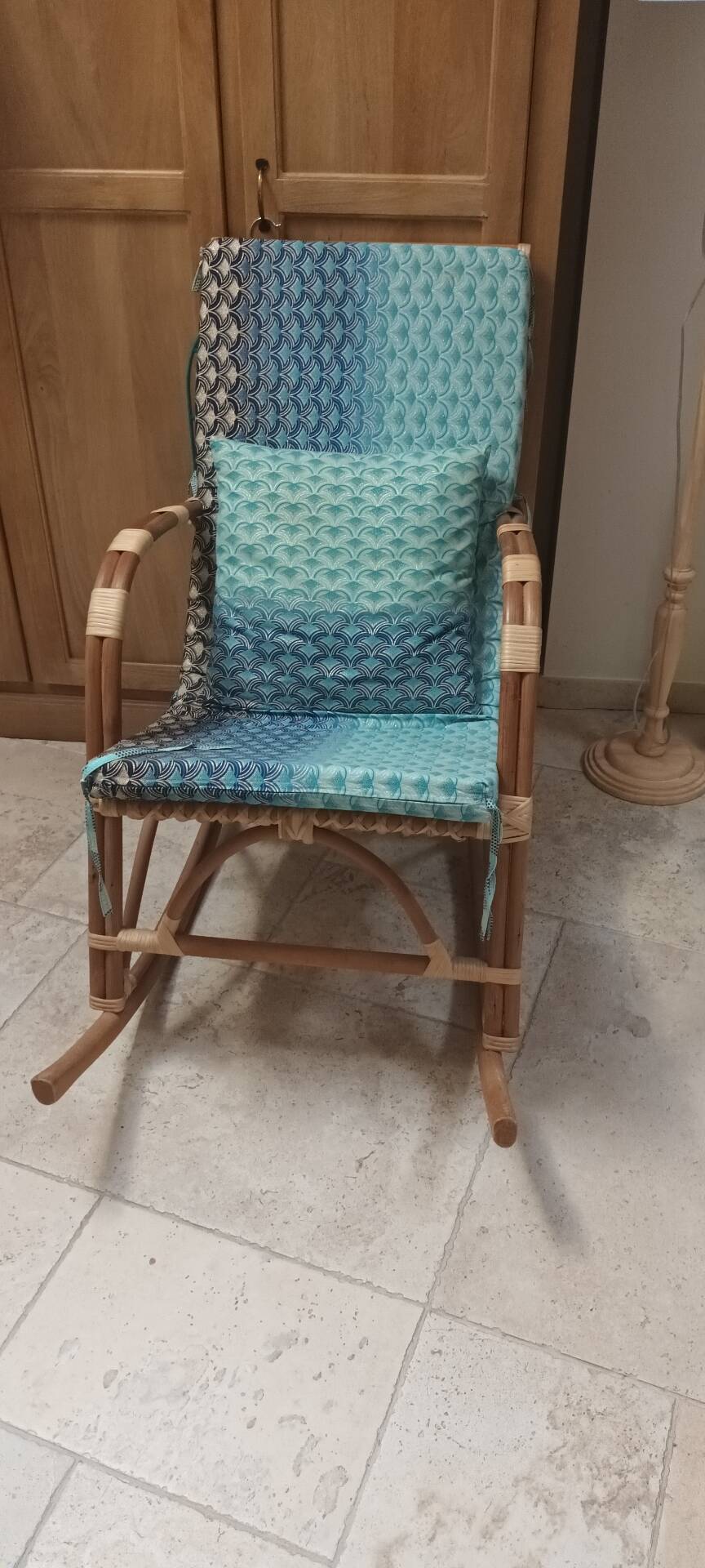 Rocking-chair en rotin