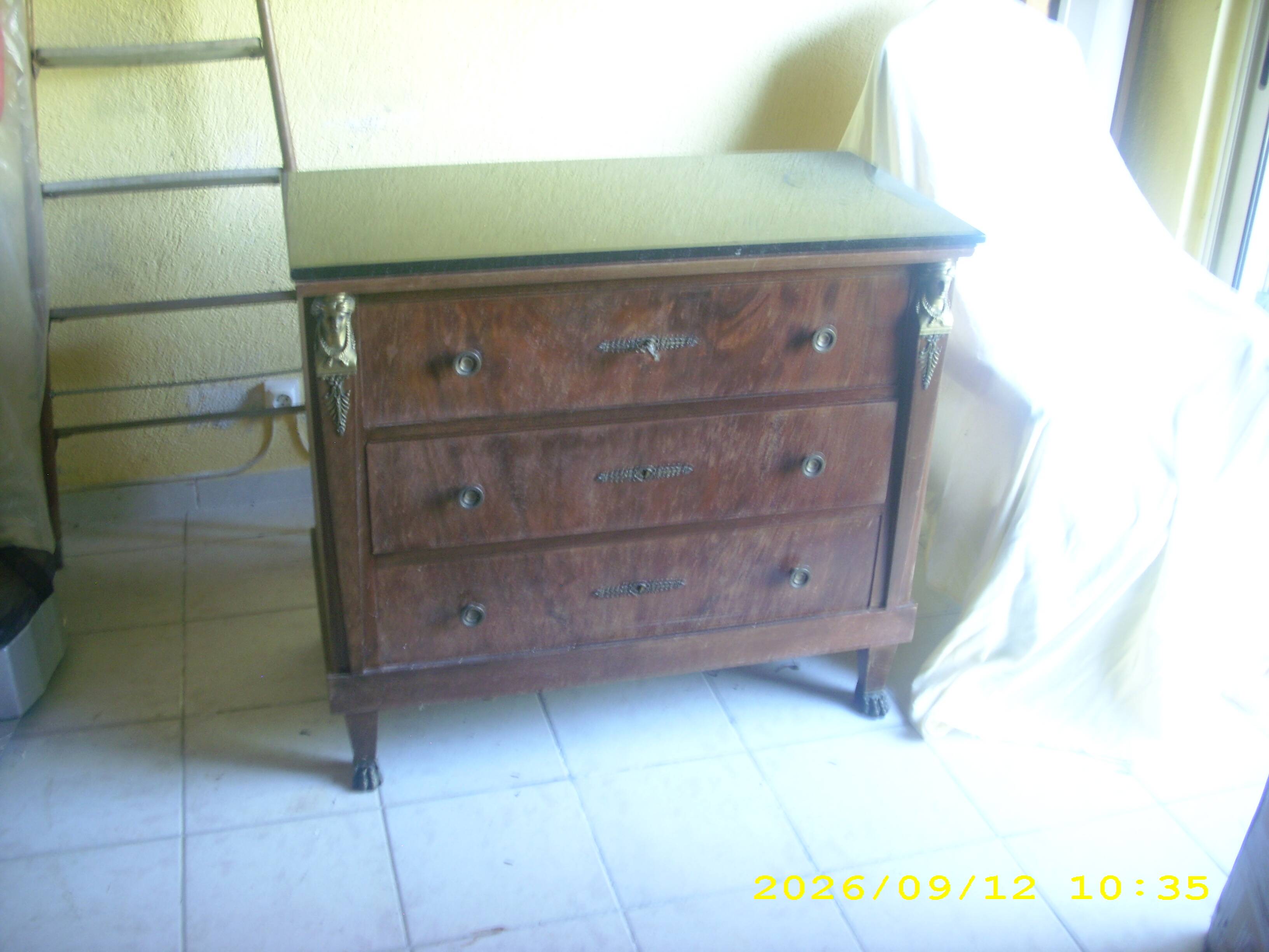 Commode style Empire