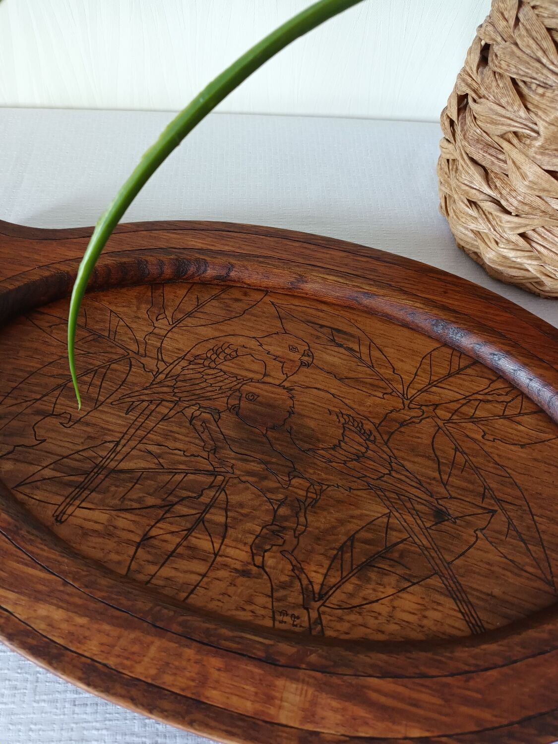 Vintage oak top engraved parrots