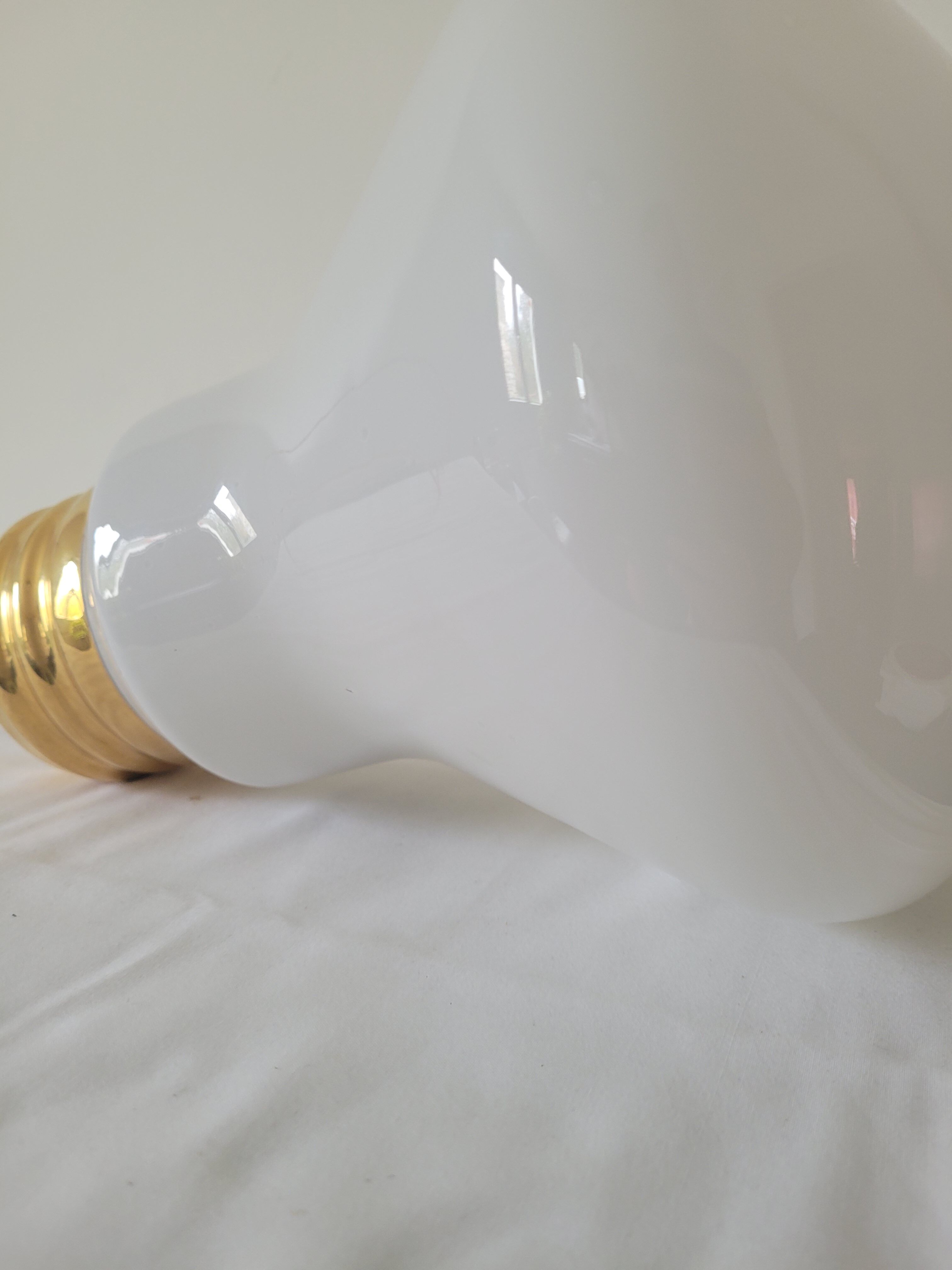Opaline suspension in the shape of an eagle