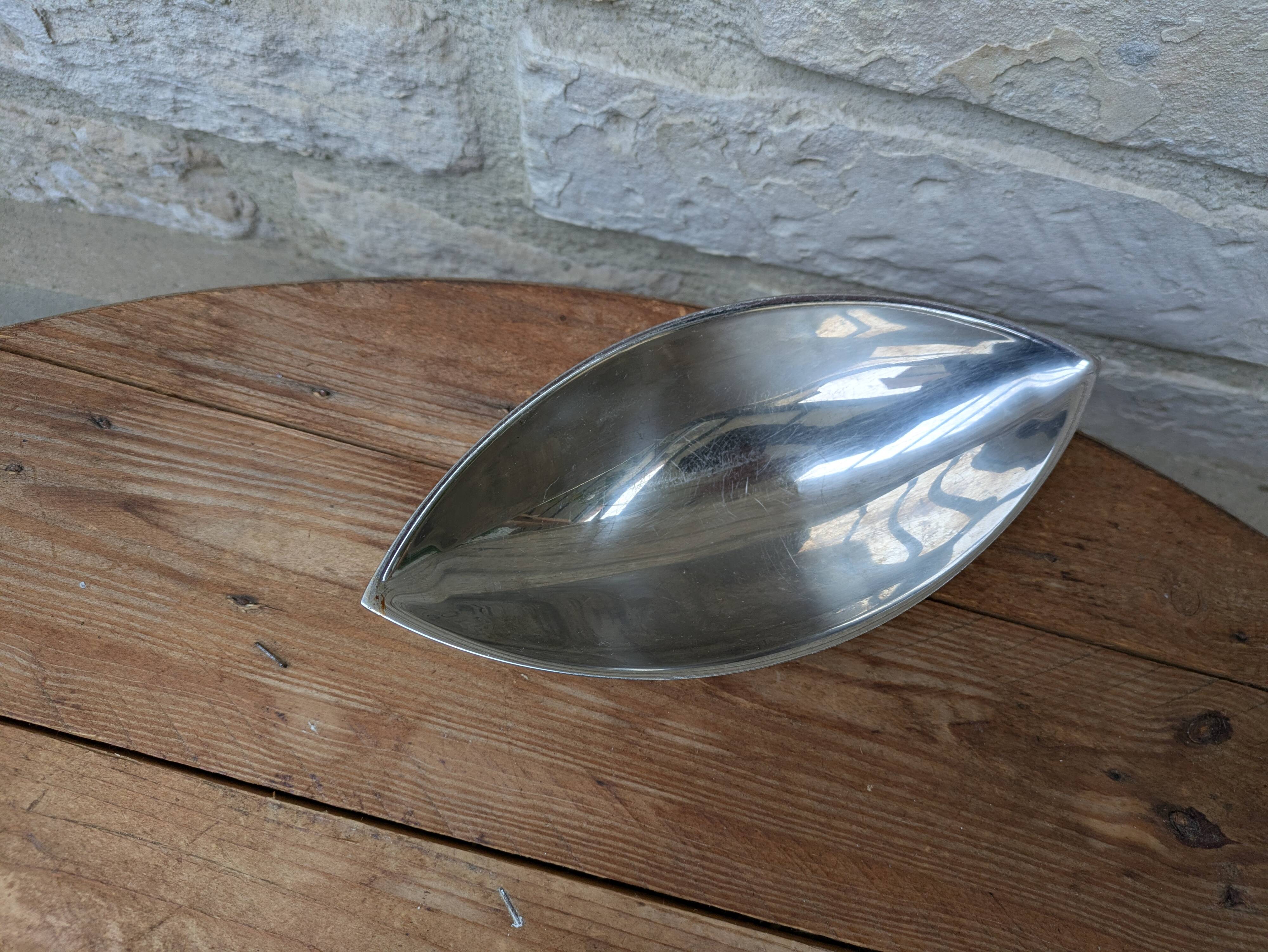 Beautiful stainless steel sauce boat from Guy Degrenne