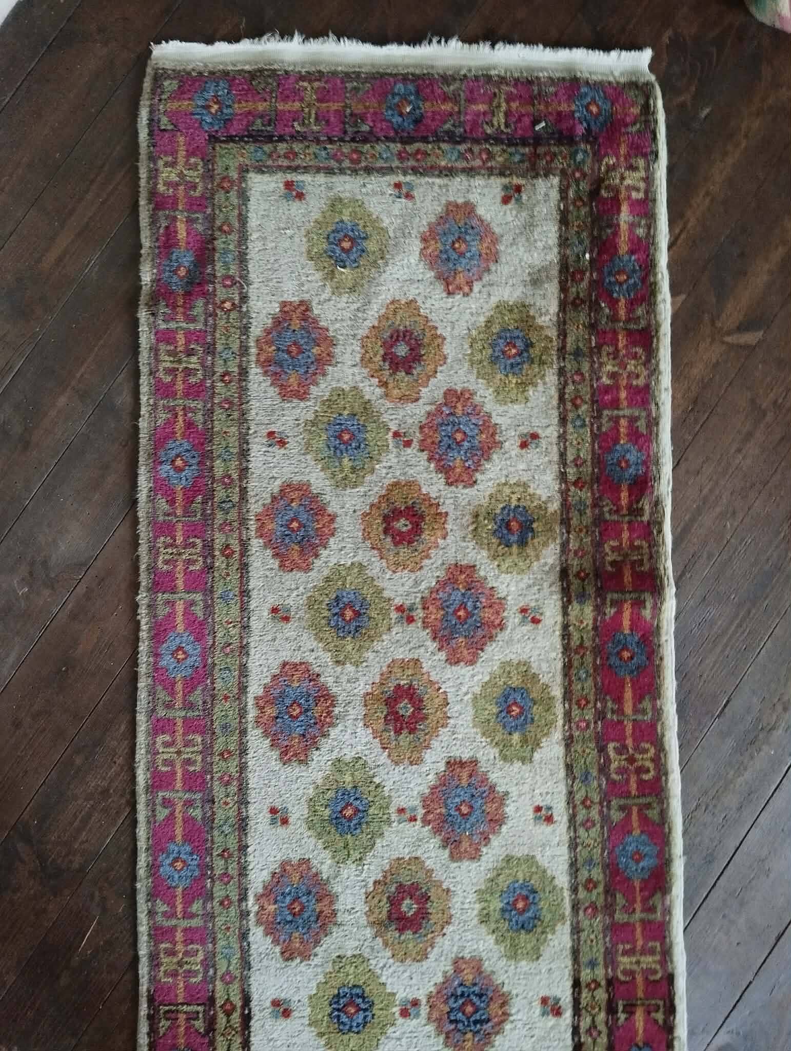 Handmade Sinkiang hallway rug 333x74cm