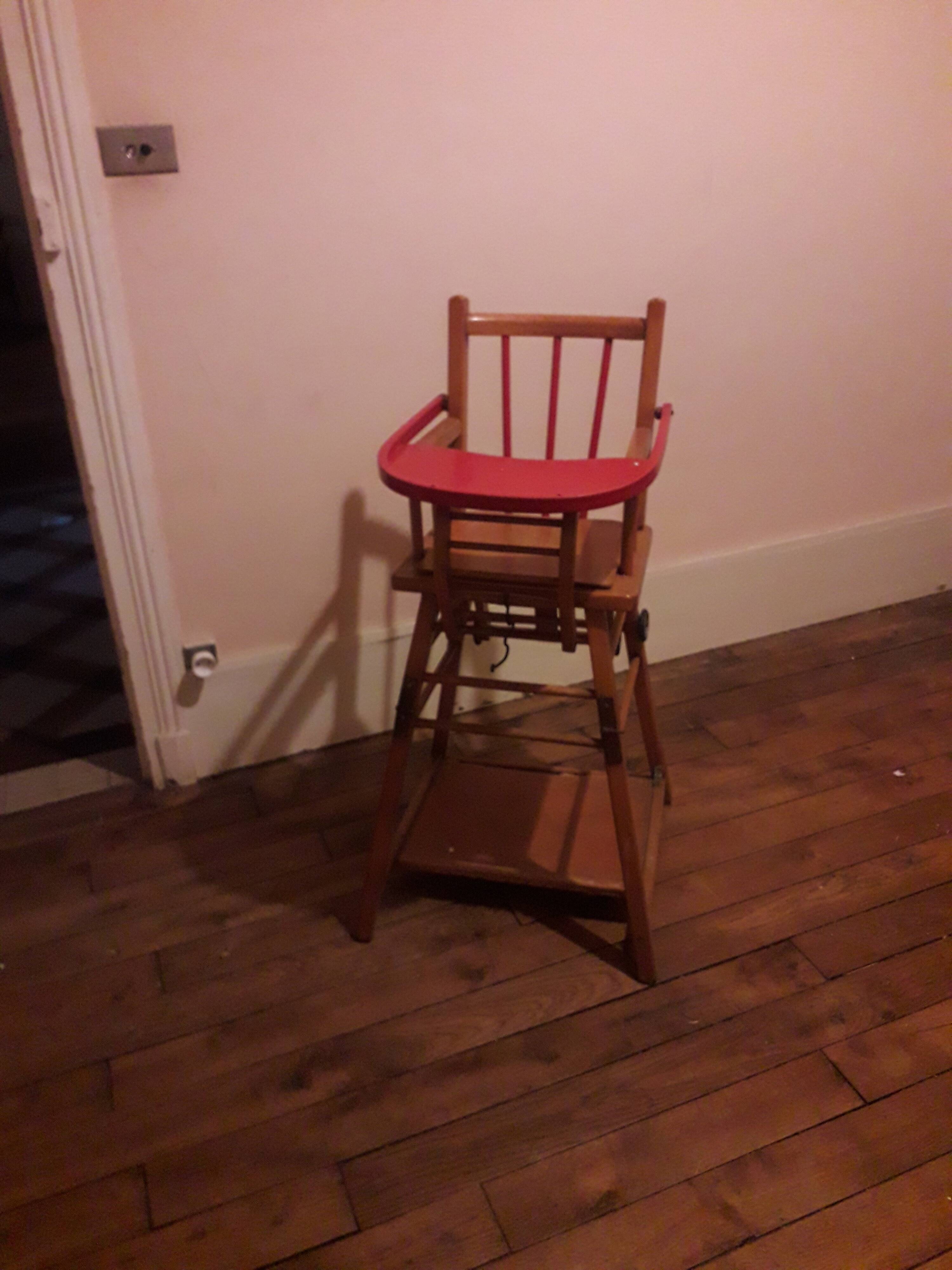 Chaise haute en bois pour bébé ou enfant