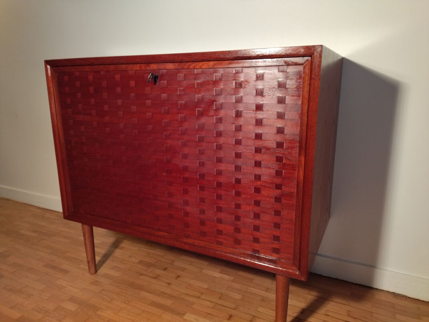 Cadovius chest of drawers