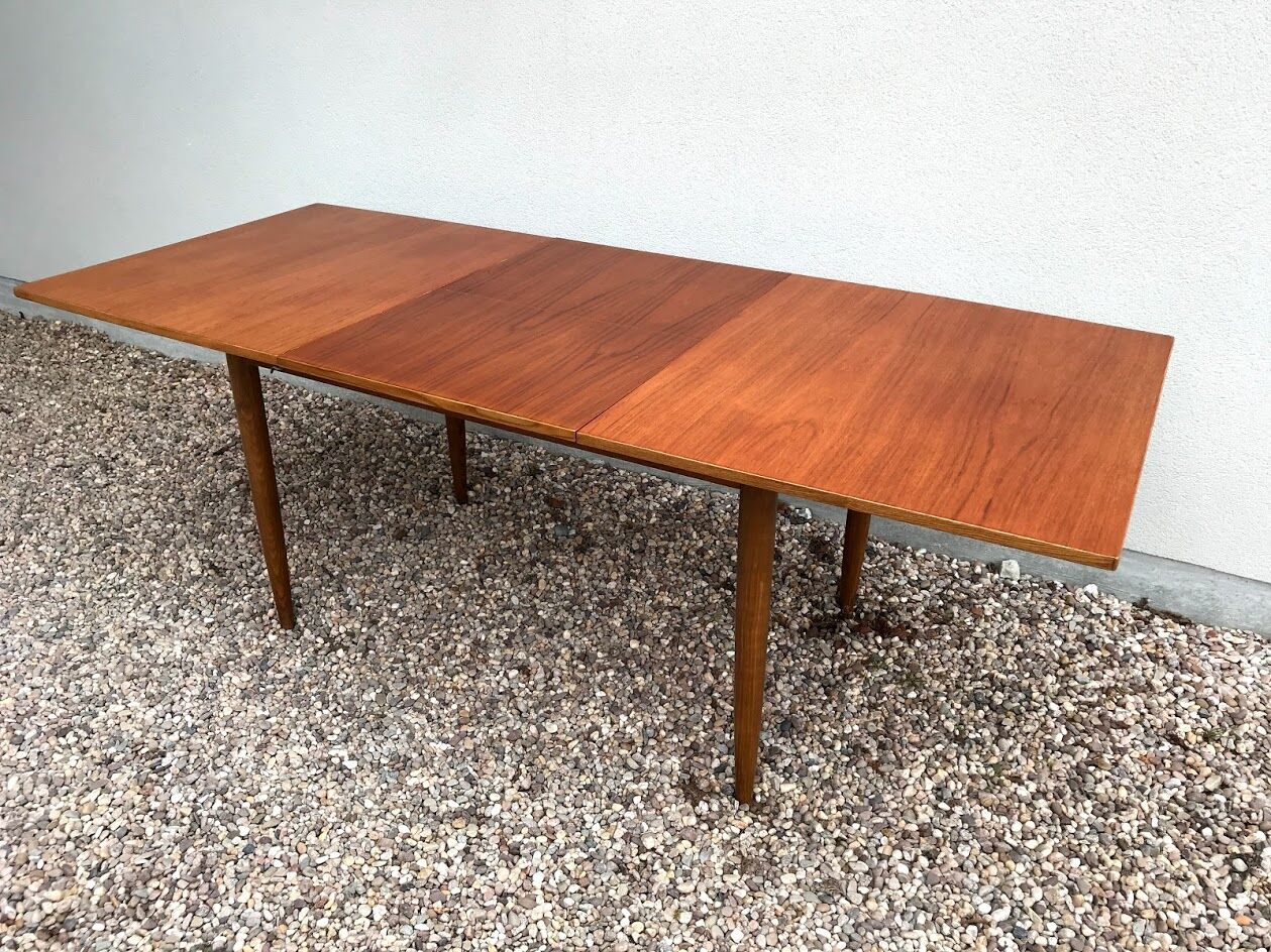 Expandable table 1970