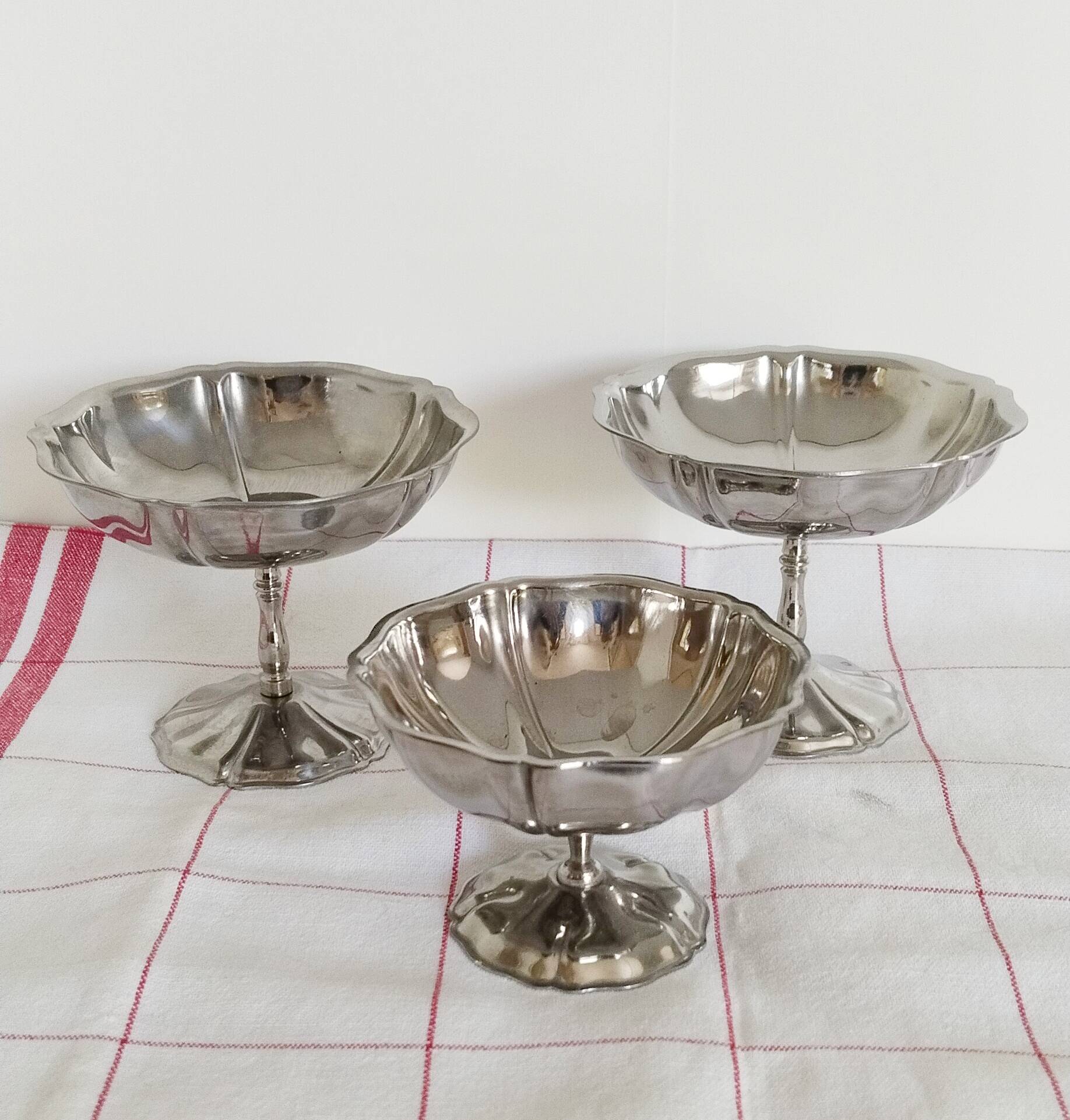 Set of 3 ice cream cups on foot, Guy Degrenne (ref 10)
