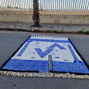 Tapis berbère tissè main authentique a motifs bleu 150/250 cm