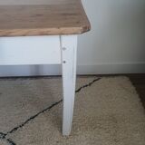 Firm style coffee table
