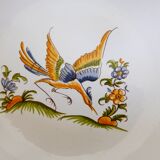 Empty pocket dish from the French pottery, Moustier model 2008149.