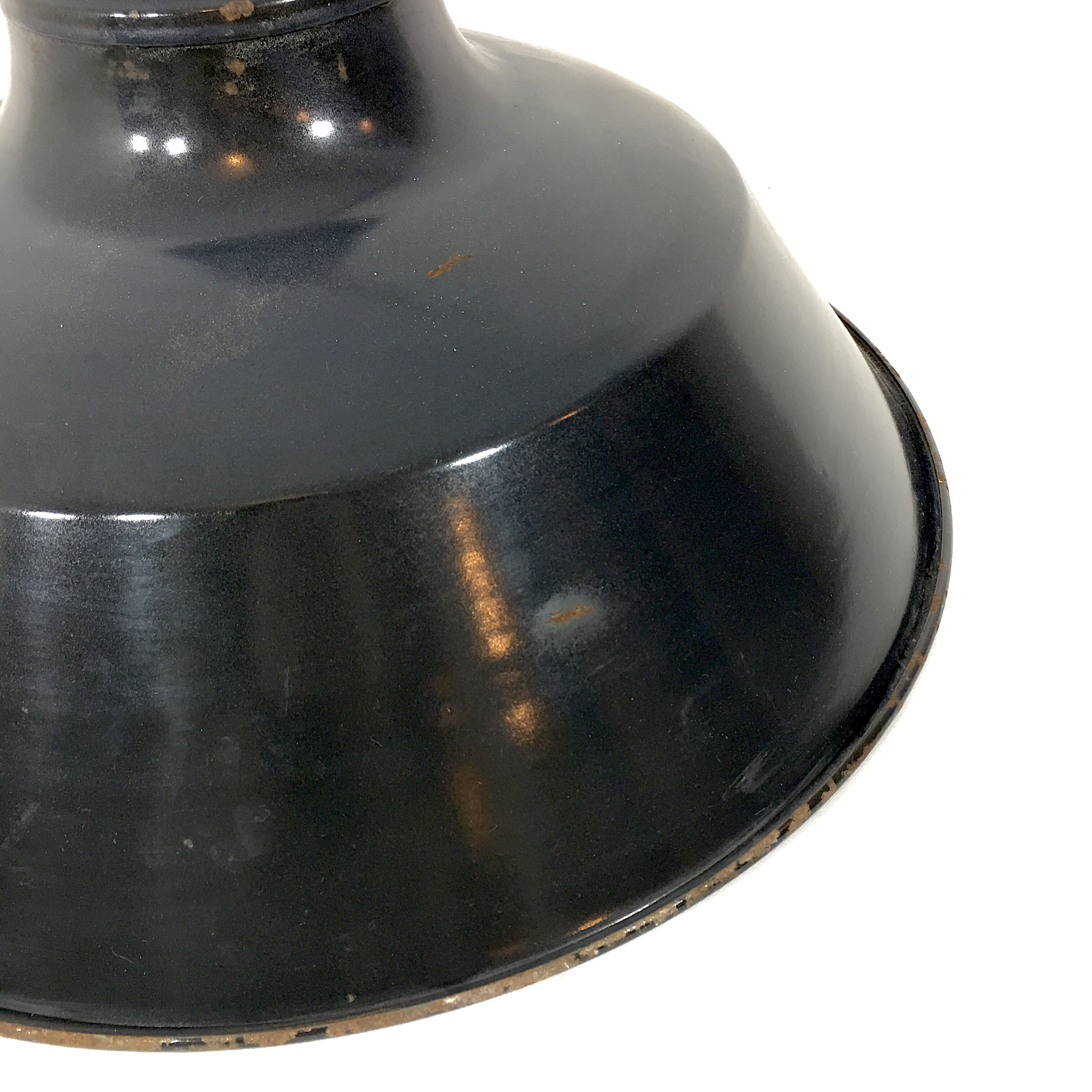 Enamelled steel suspension