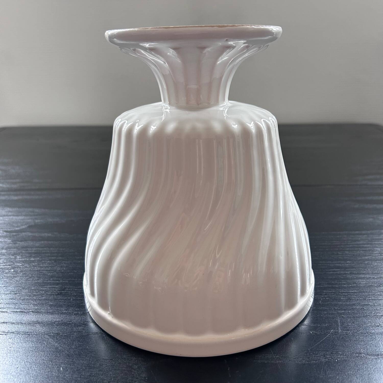 Twisted Scandinavian planter