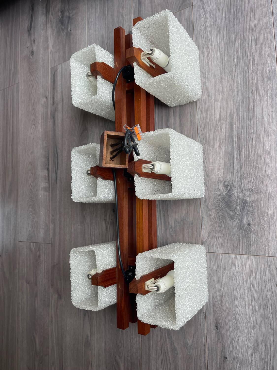 Scandinavian chandelier with 6 lights in teak and a perspex shade.