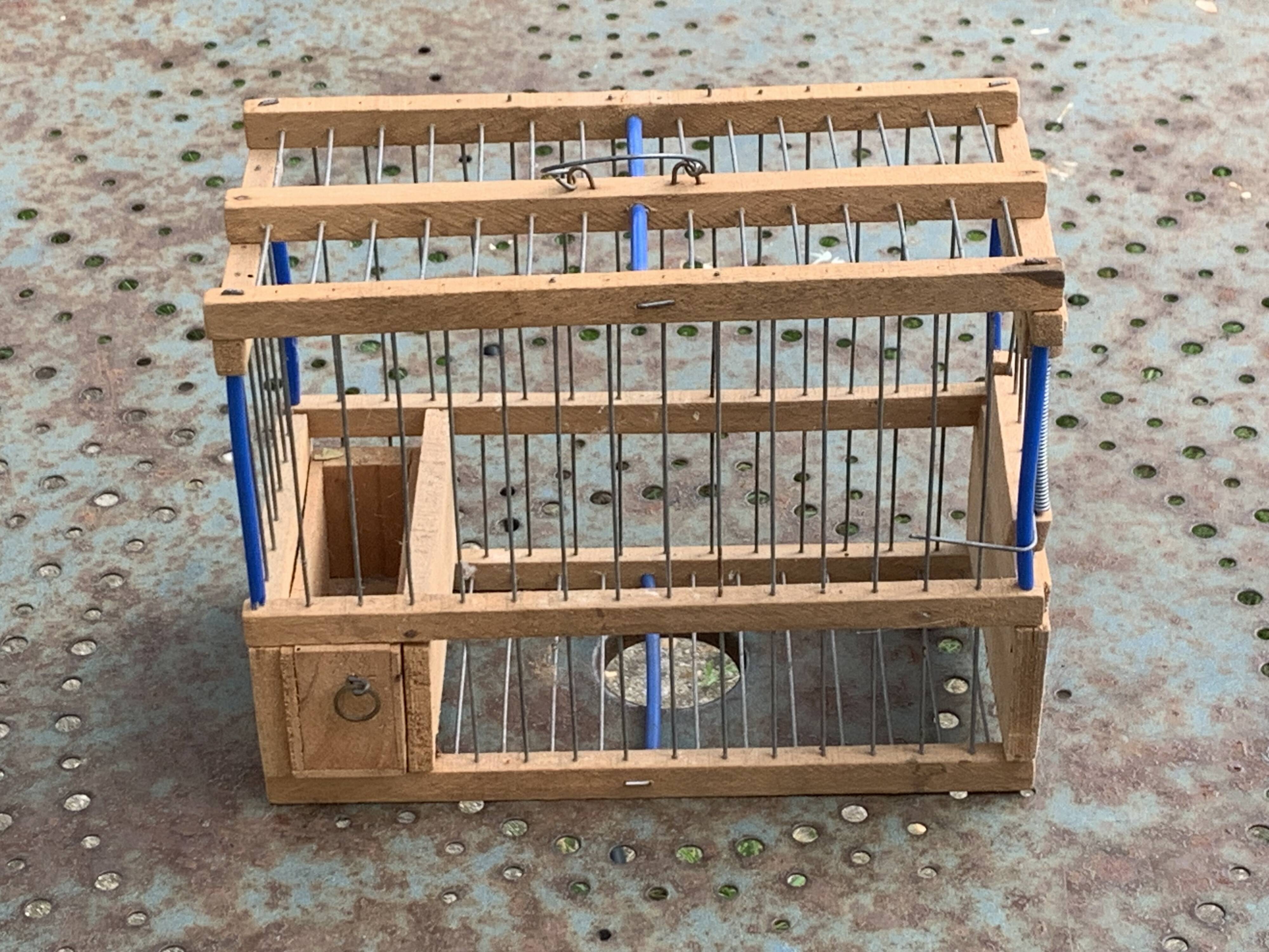 Cage à oiseau vintage en métal et bois