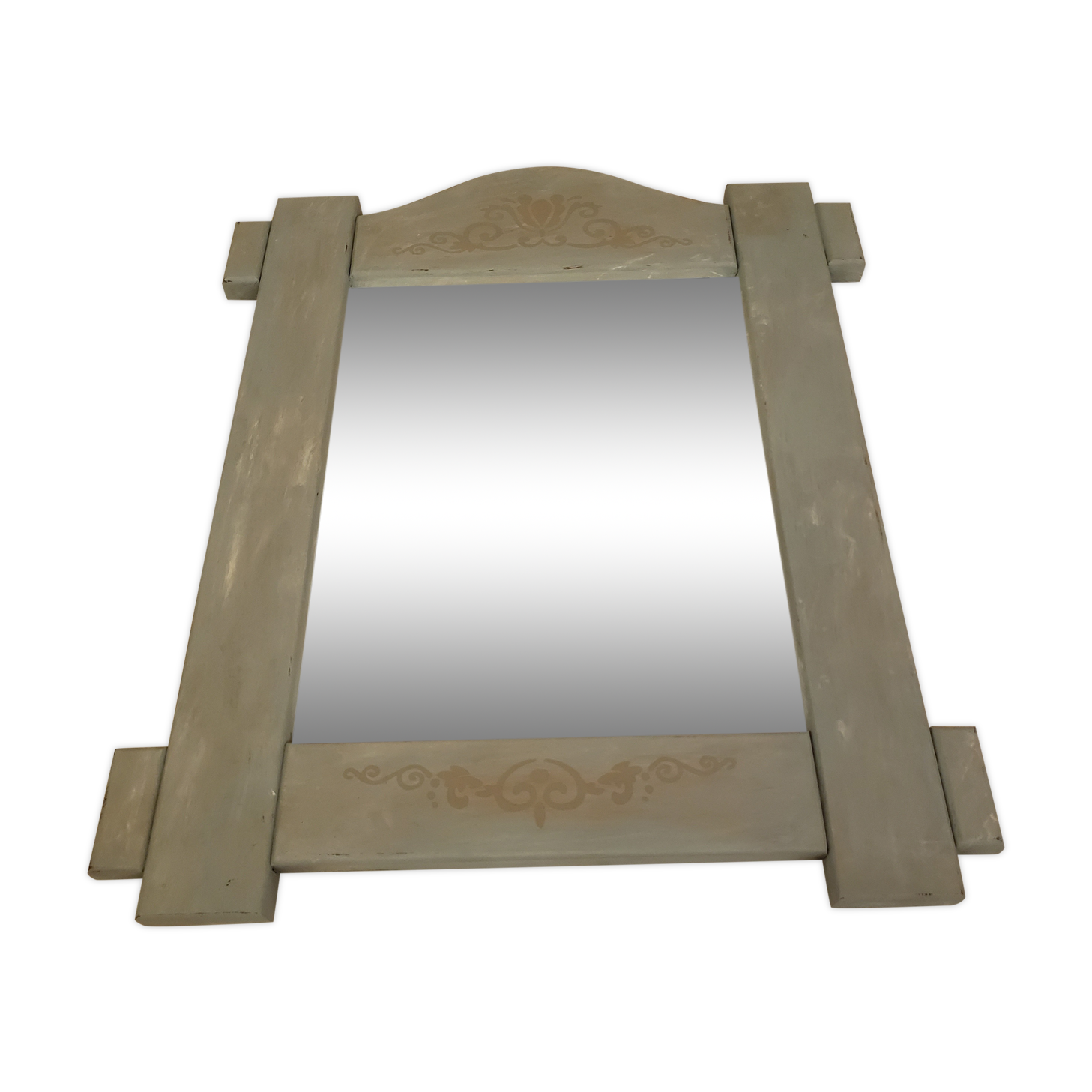 Old wooden wall mirror redesigned
