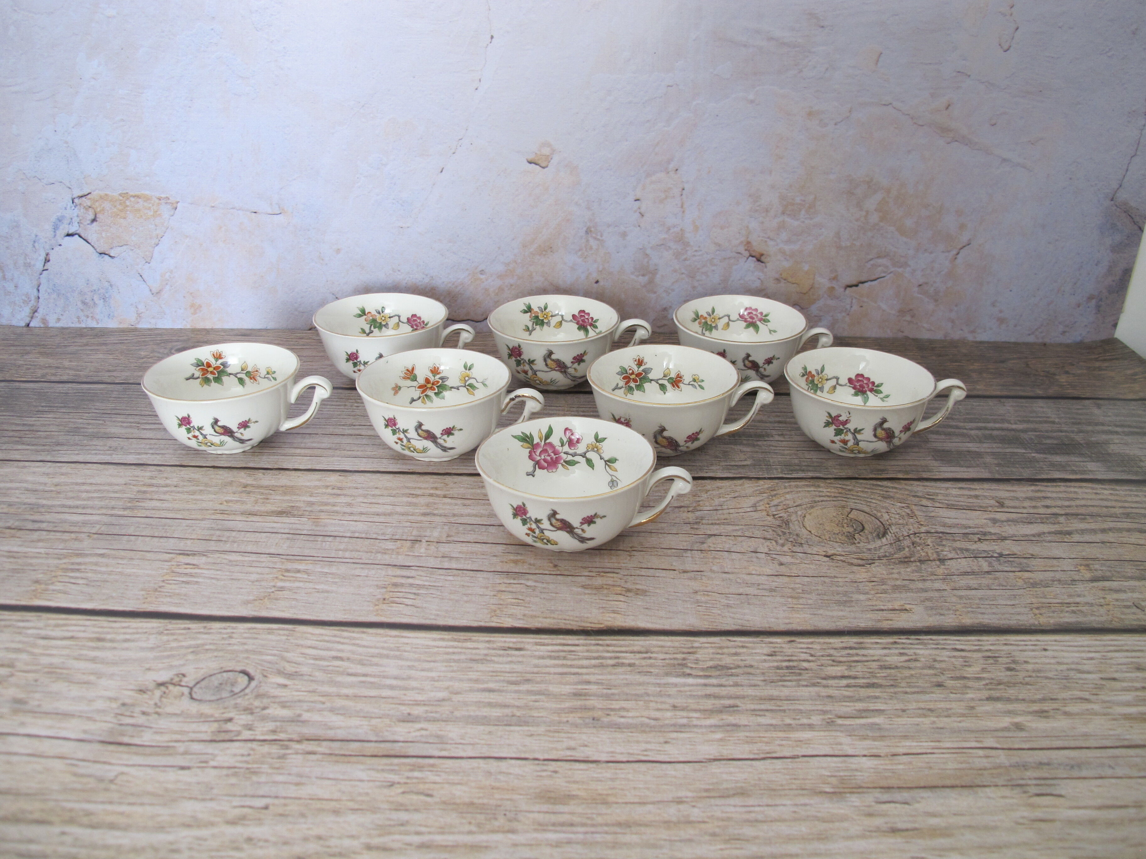 Saint Amand vintage 8 cup set