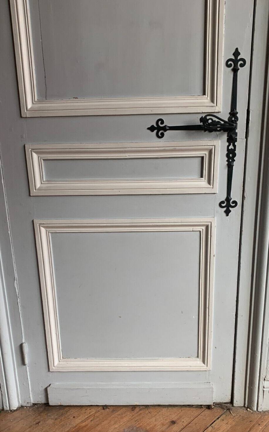 Double-sided passage door in 20th century patinated fir