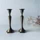 Paire de bougeoirs indiens en laiton