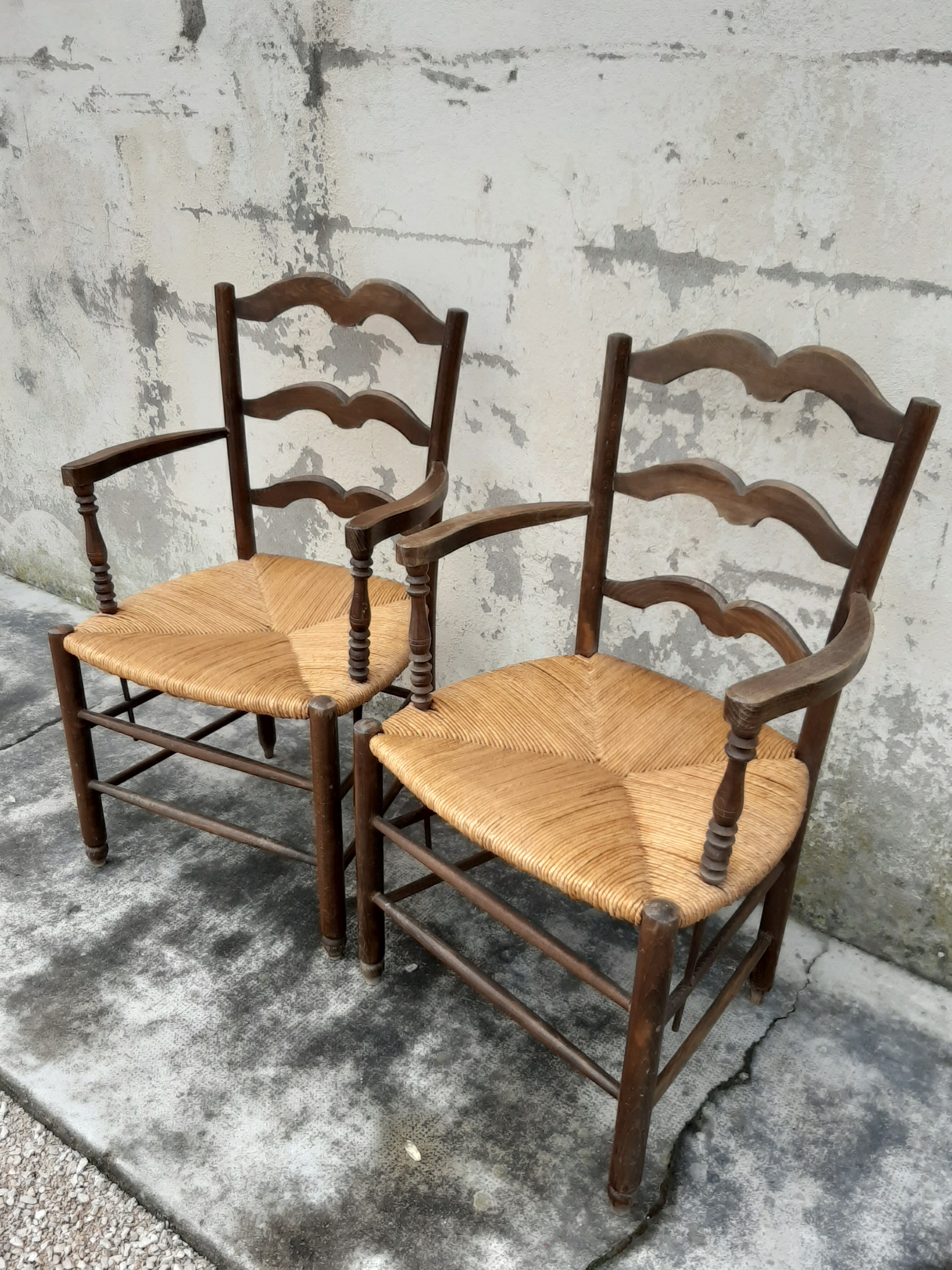 Paire de fauteuils rustique en chêne