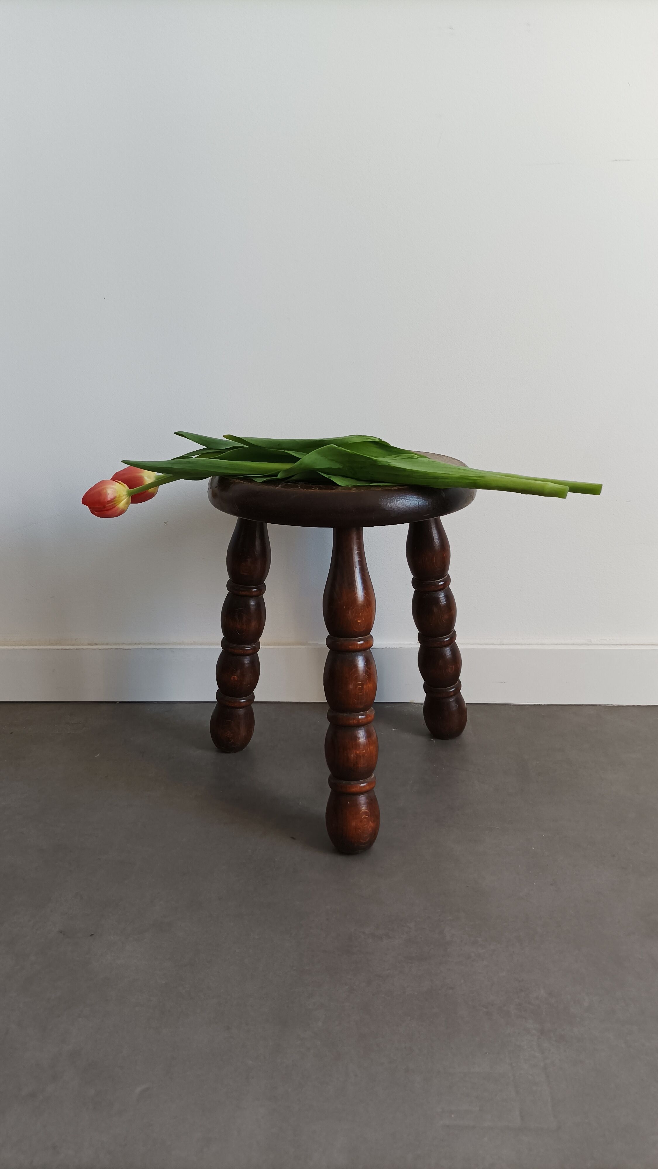Tripod stool