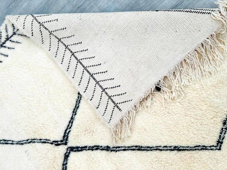 Tapis azilal Tissé main traditionnelle taille 150 x 250 cm