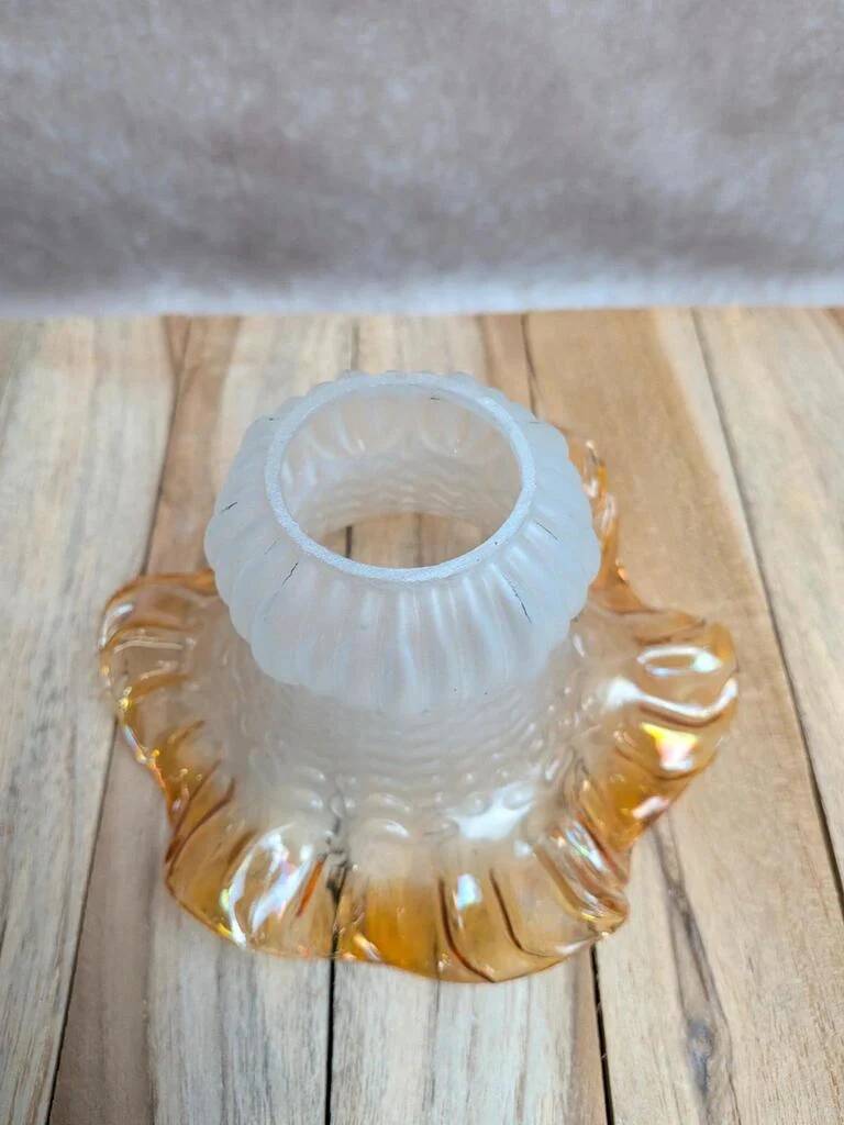 Vintage iridescent amber glass lampshade – tulip
