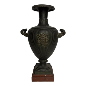 Vase ancien en bronze