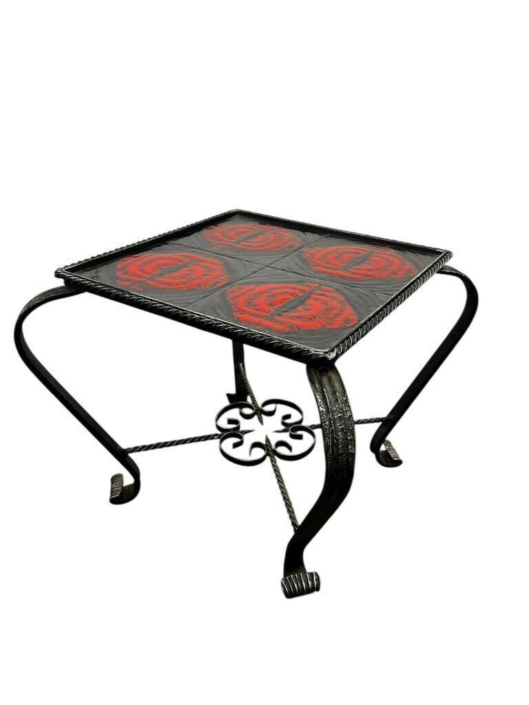 Side table/plant table/vintage tiled table in cast iron
