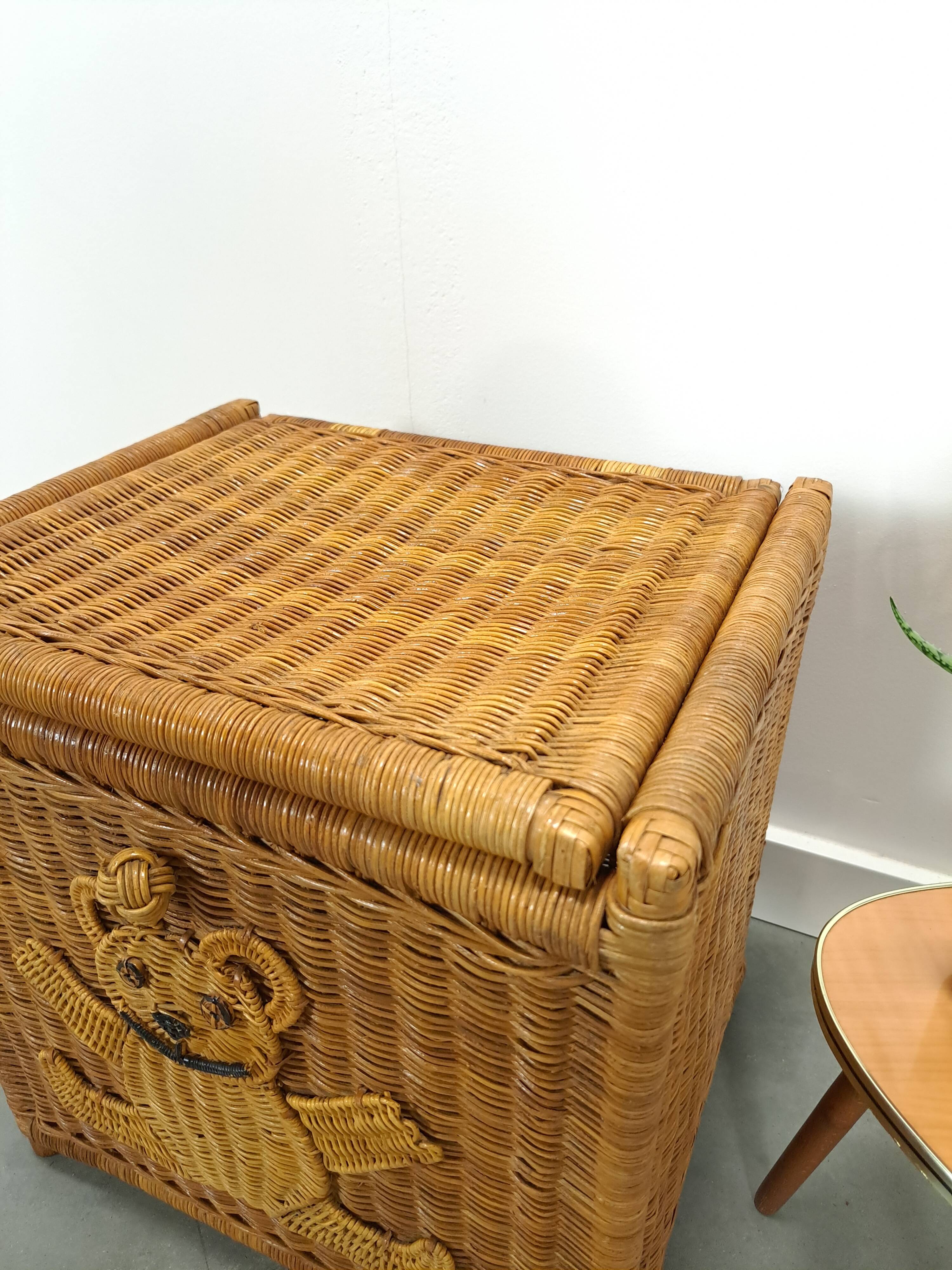 Wicker basket with lid with bear, vintage toy basket