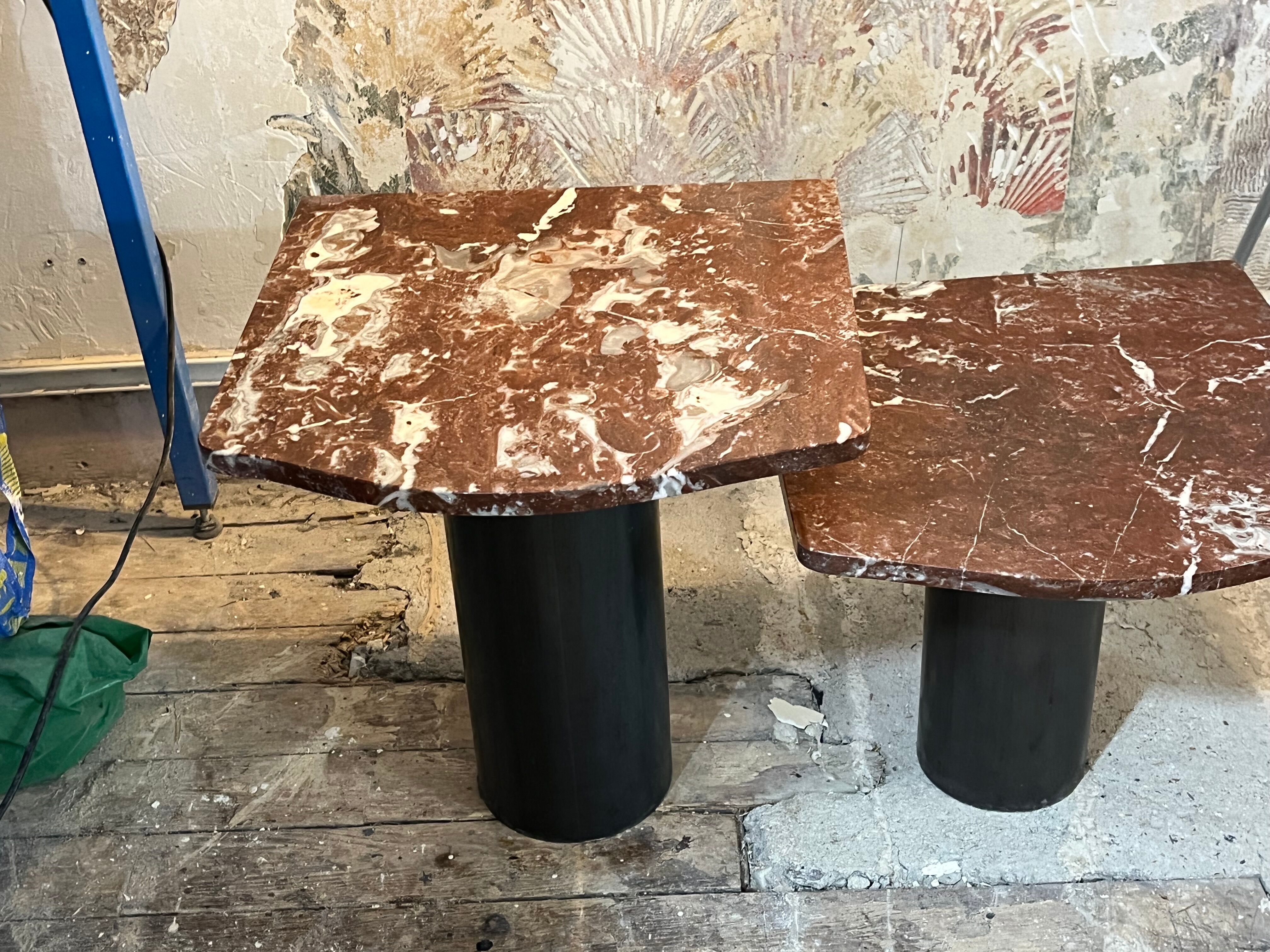 Table double plateau marbre bordeaux et pied acier