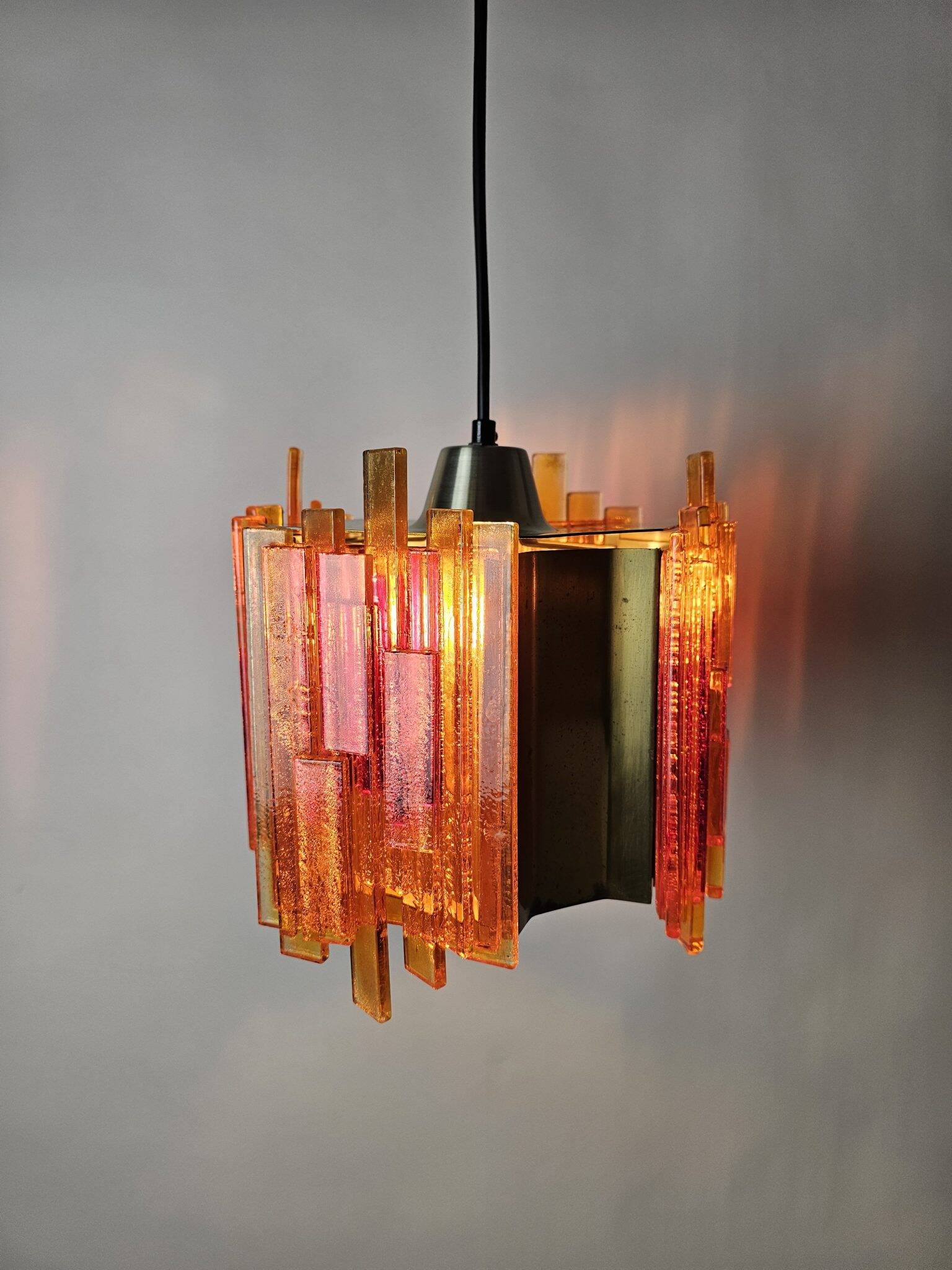 Suspension Claus Bolby en laiton et plastique danois des années 70