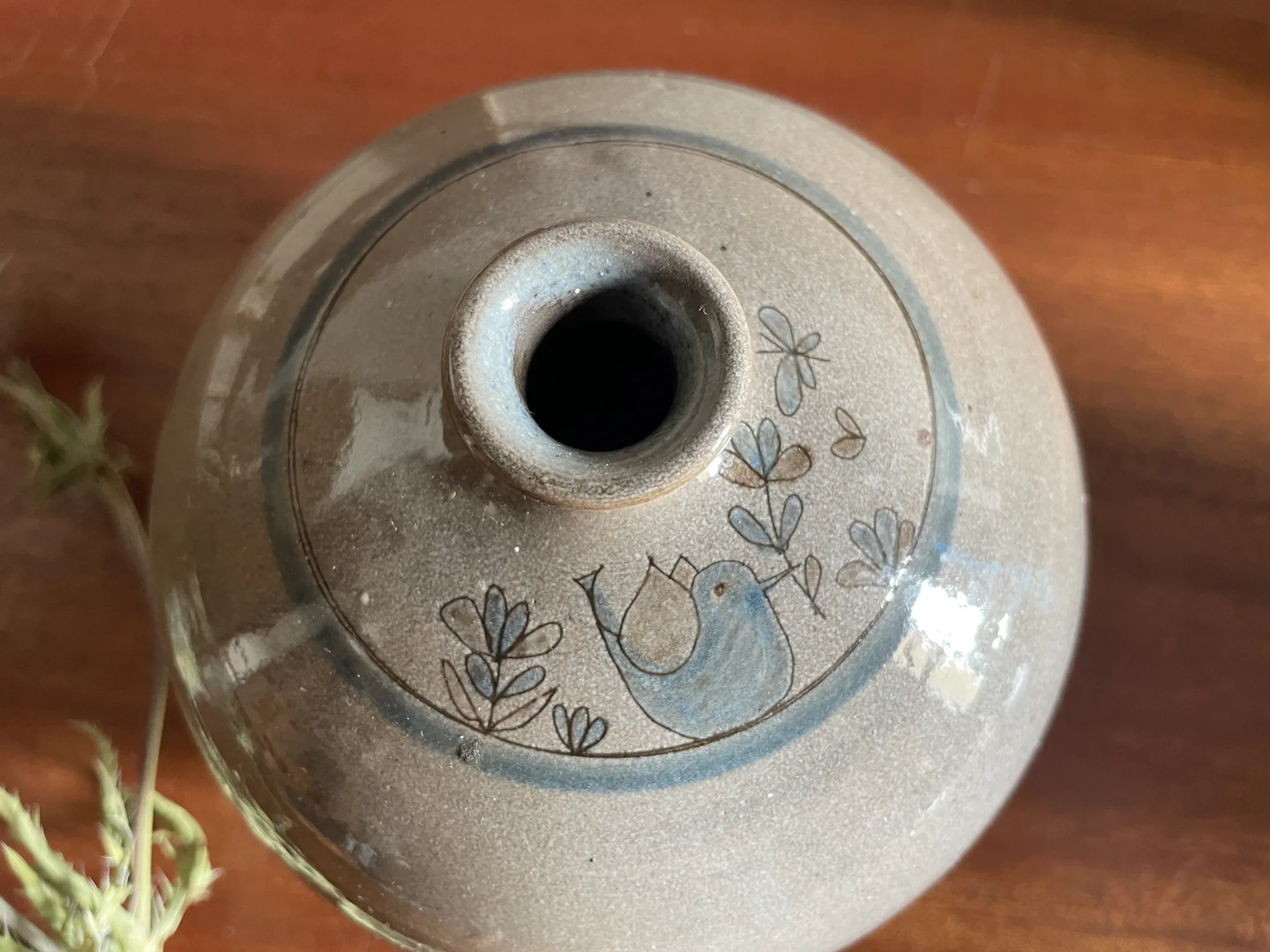 Ball vase pottery Millian