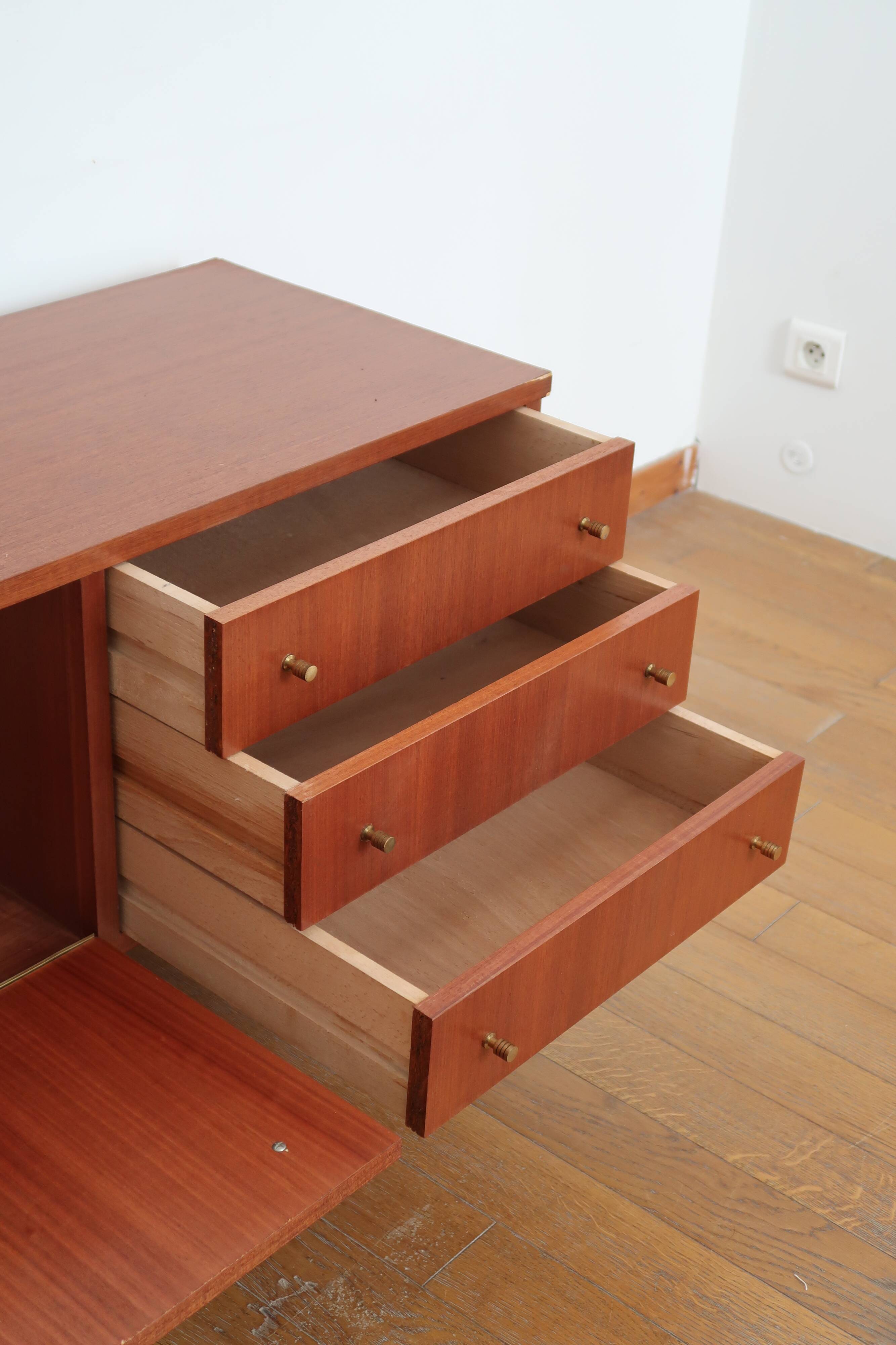 Small Scandinavian row