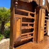 18th century - Bressan sideboard with elm burl clock