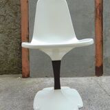 Salon signed Gautier, Table and four chairs Tulip Design
