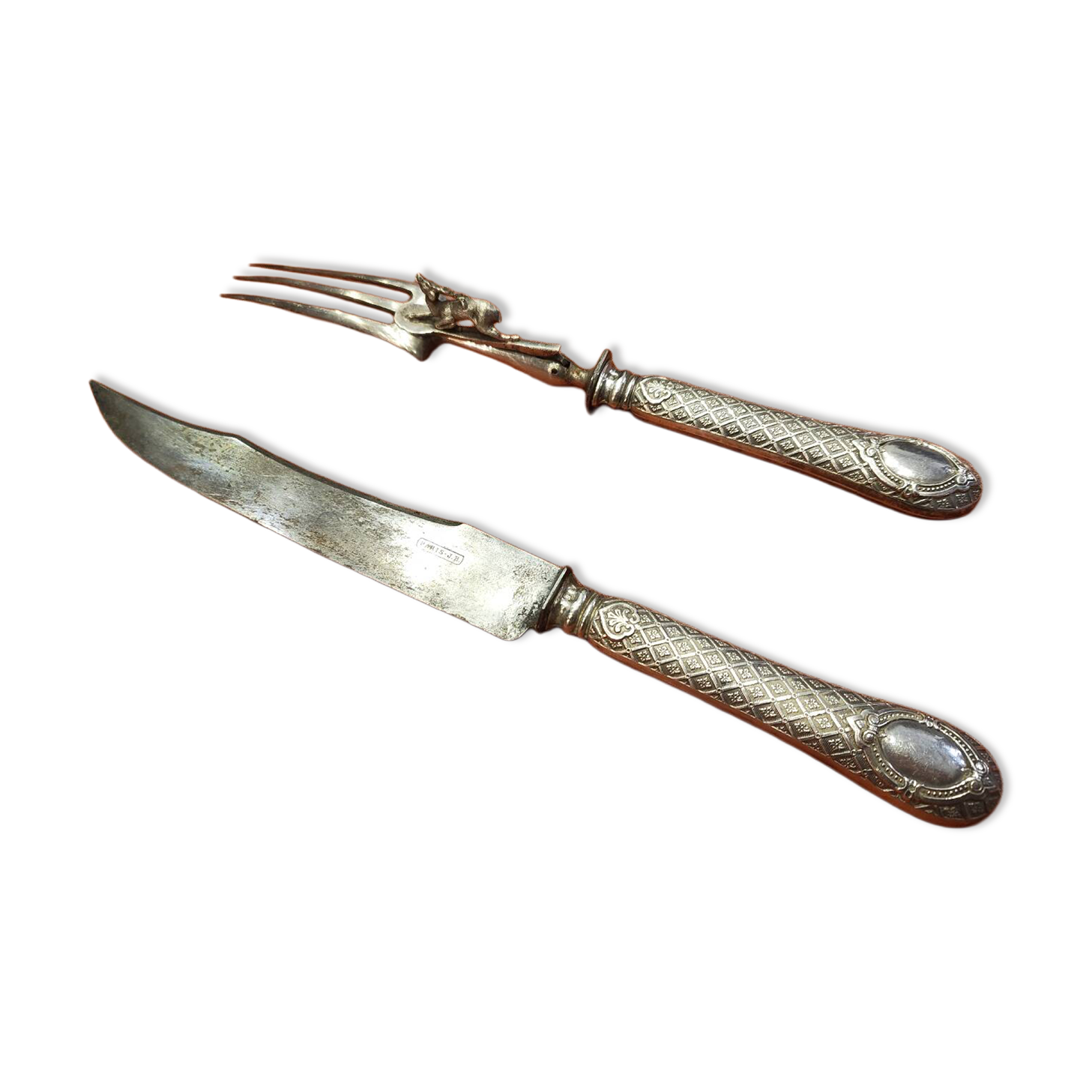 Exceptional cutting set with silver stag.