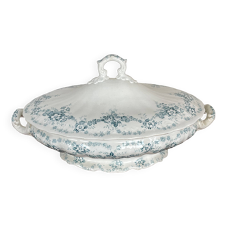Covered dish, vegetable dish in Maastricht earthenware, Clara model