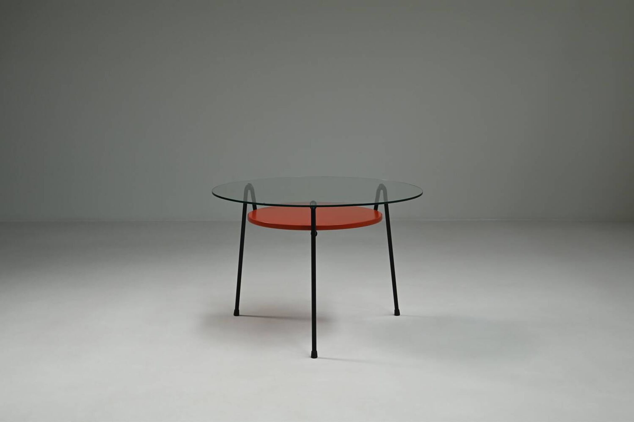 Table “Mug” par Wim Rietveld pour Gispen, années 1950, Pays-Bas.